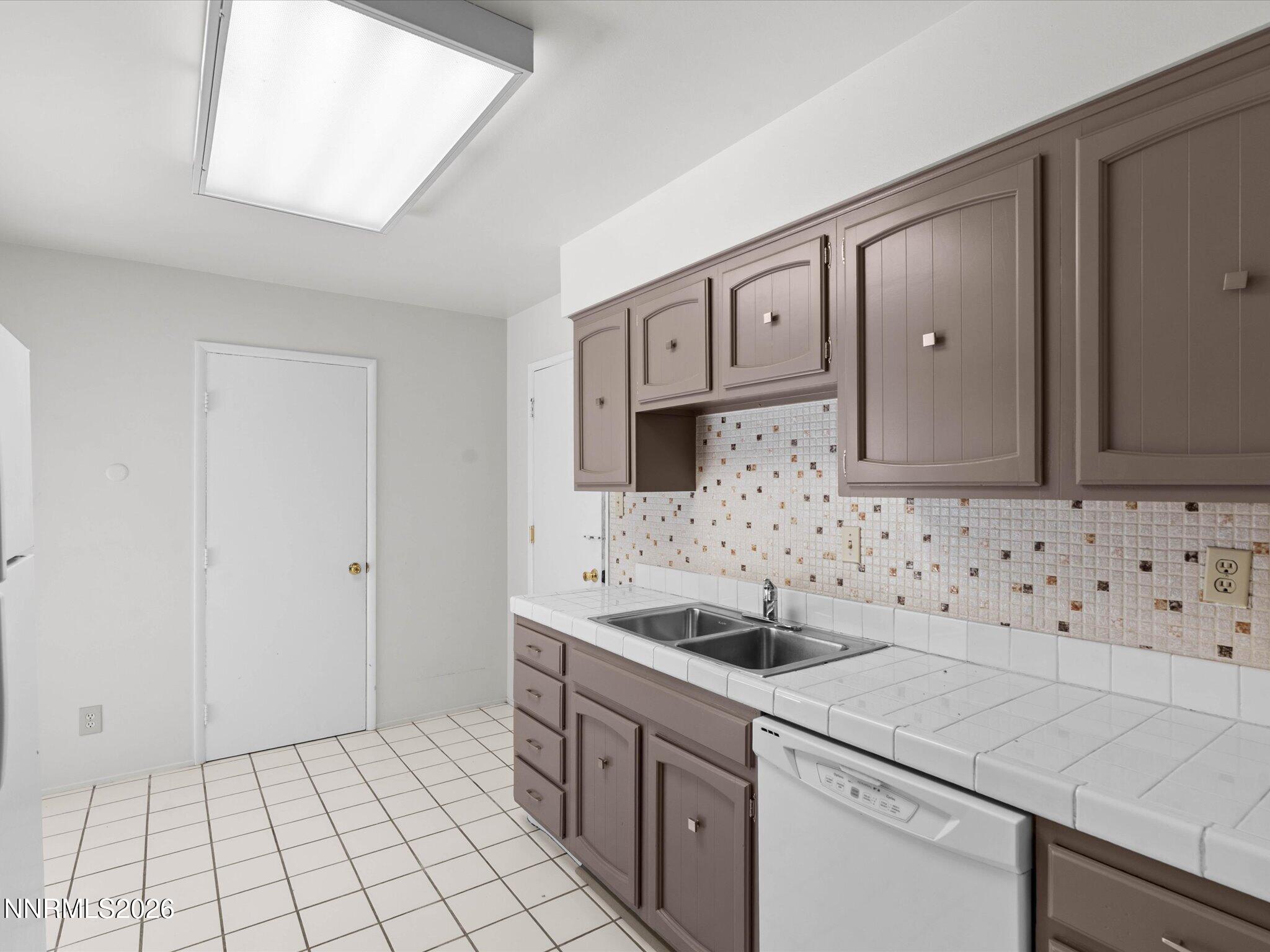 1590 York Way Property Photo 17