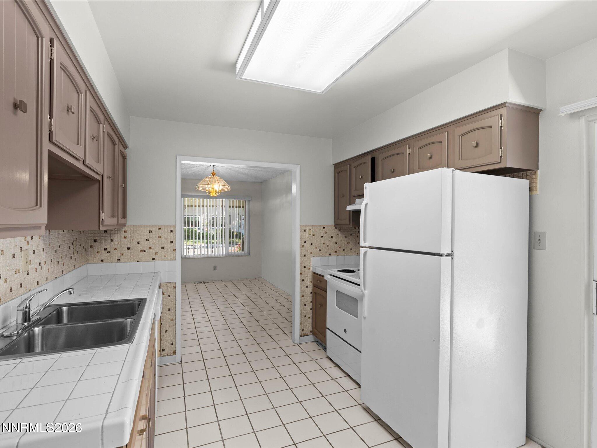1590 York Way Property Photo 18