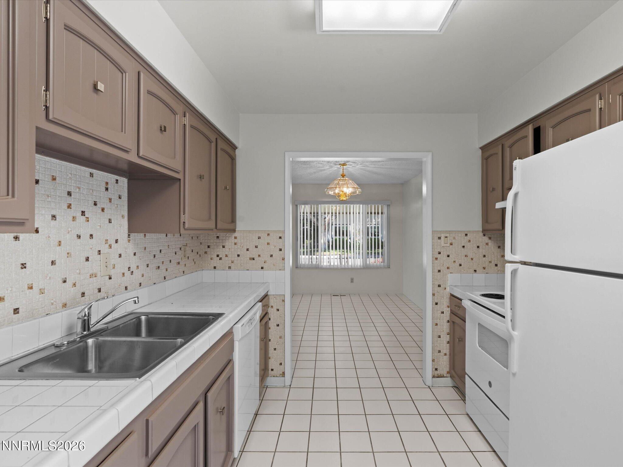 1590 York Way Property Photo 19