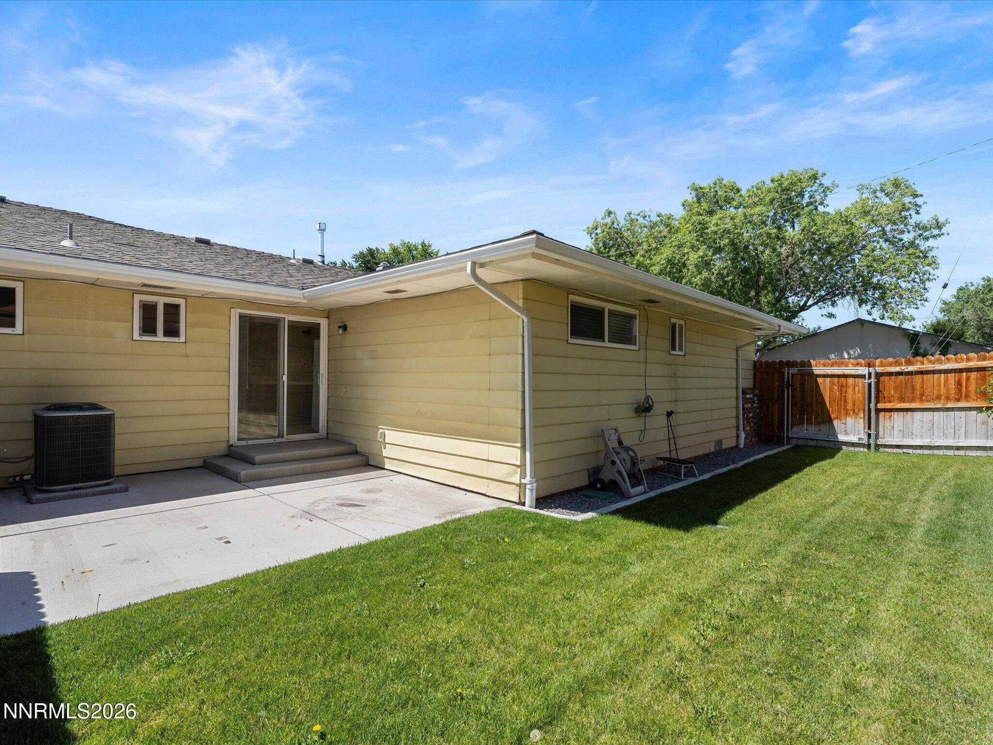 1590 York Way Property Photo 28