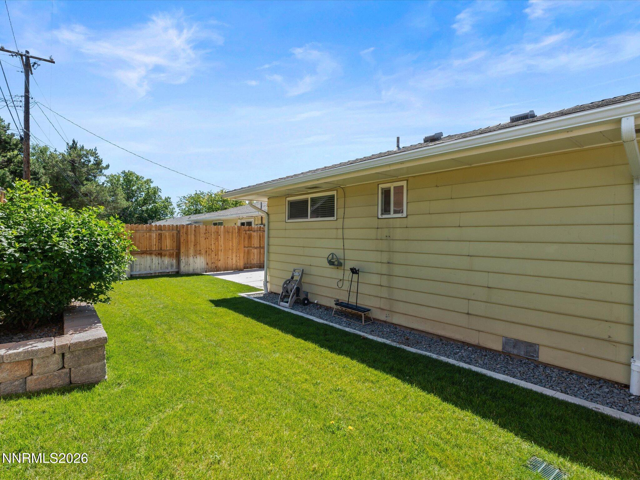 1590 York Way Property Photo 29