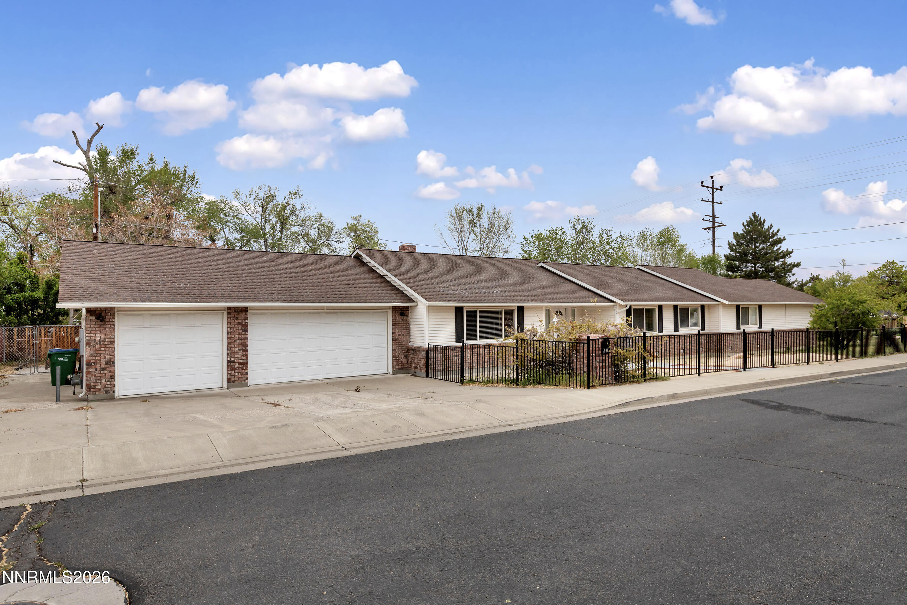 1435 Hunter Lake Drive Property Photo 1