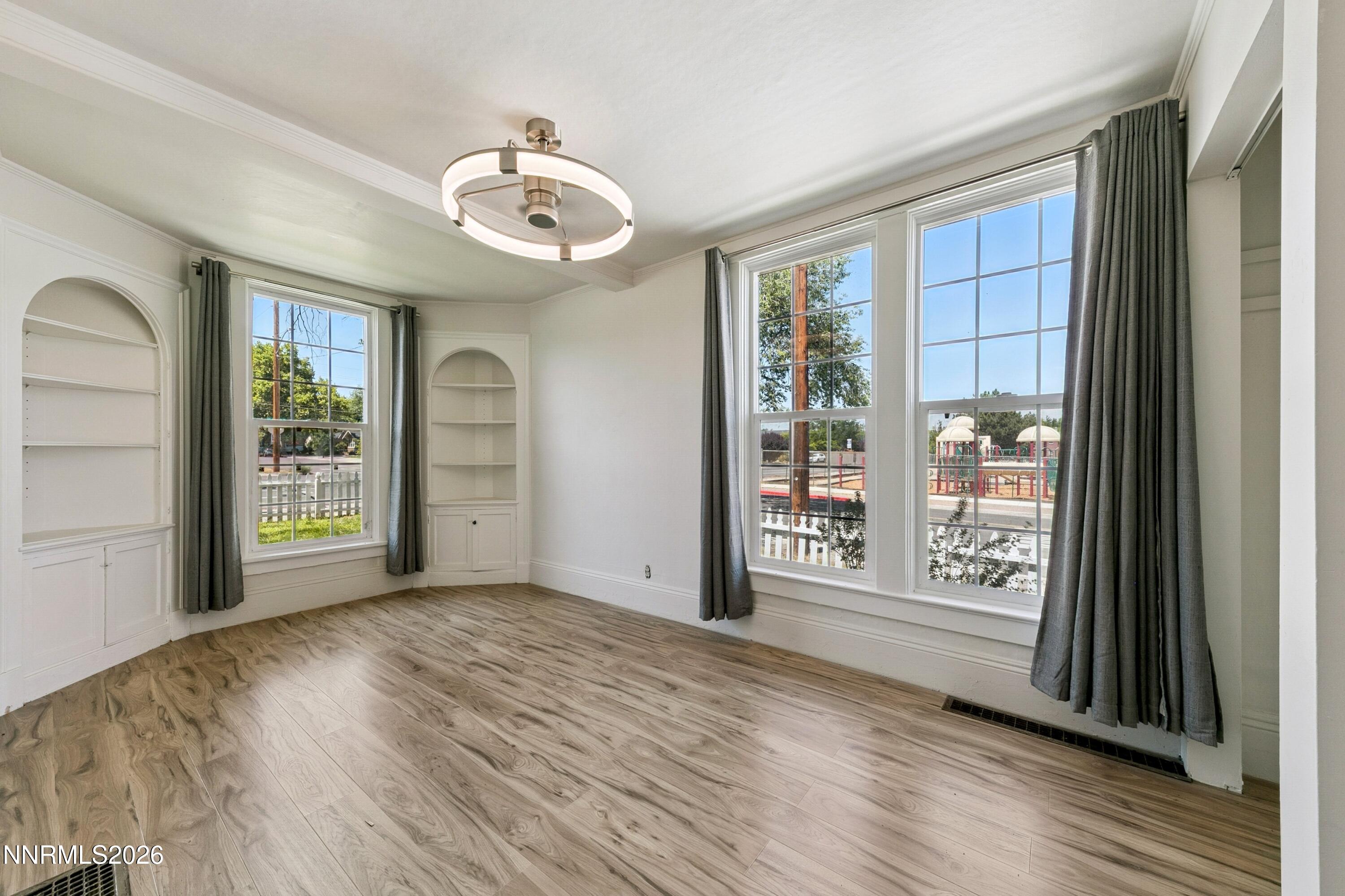 1002 S Arlington Avenue Property Photo 9
