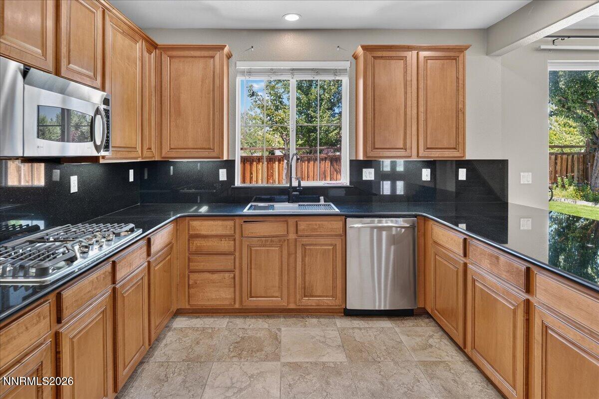 6575 Black Hills Court Property Photo 24