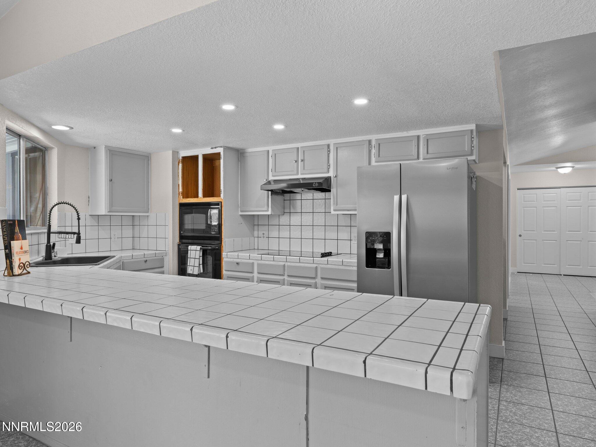 1827 Topeka Court Property Photo 16