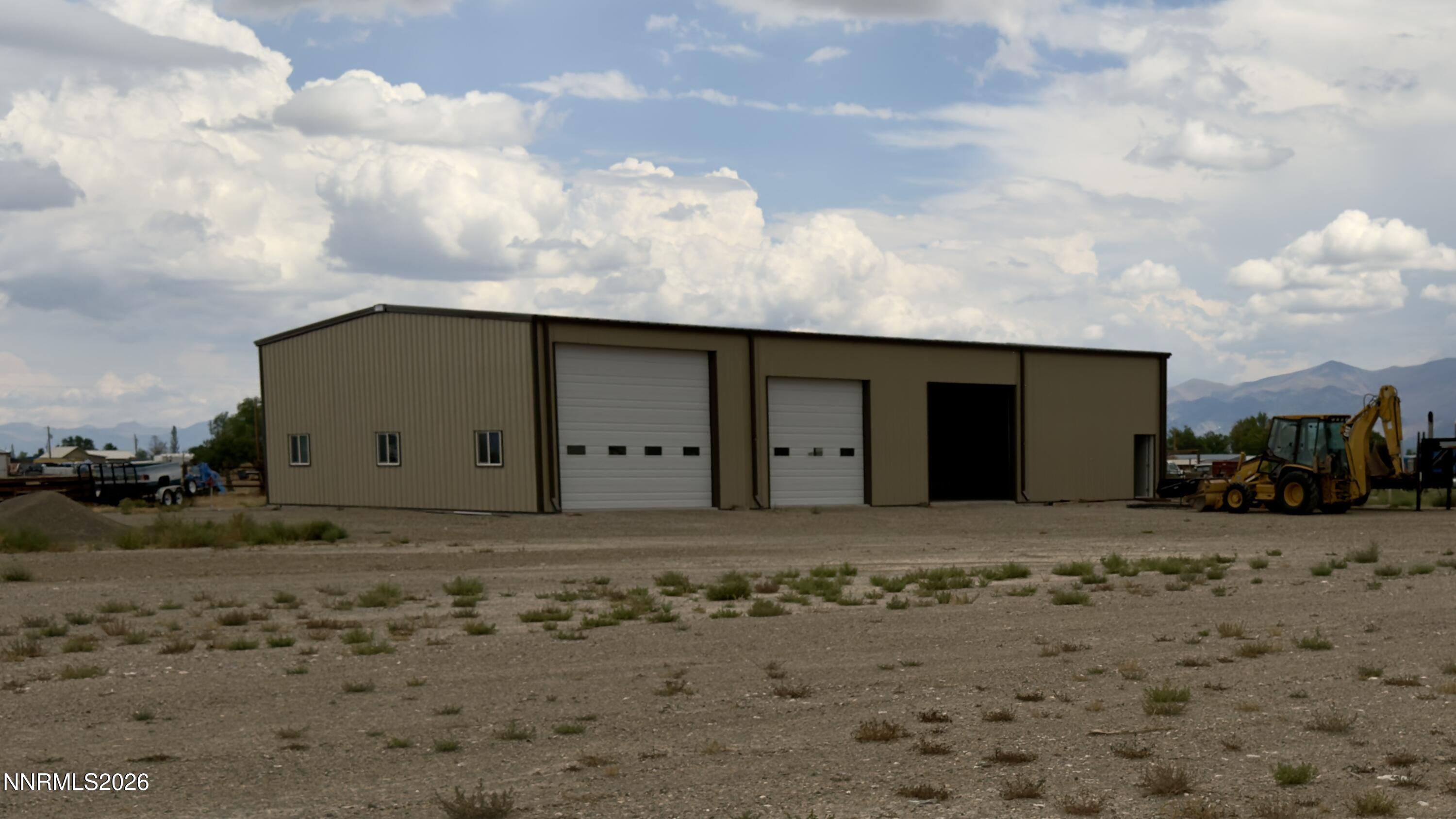 552 3rd Street Property Photo 3