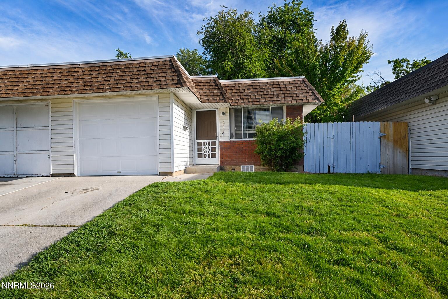 1676 Sue Way Property Photo 1