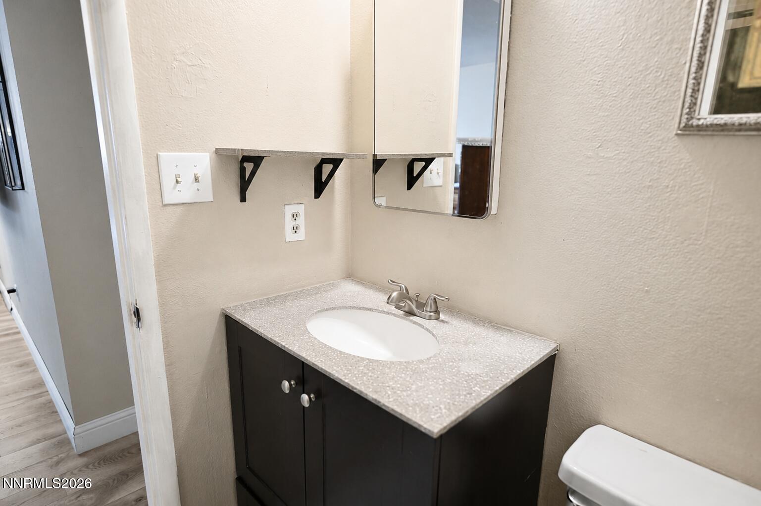 1676 Sue Way Property Photo 12