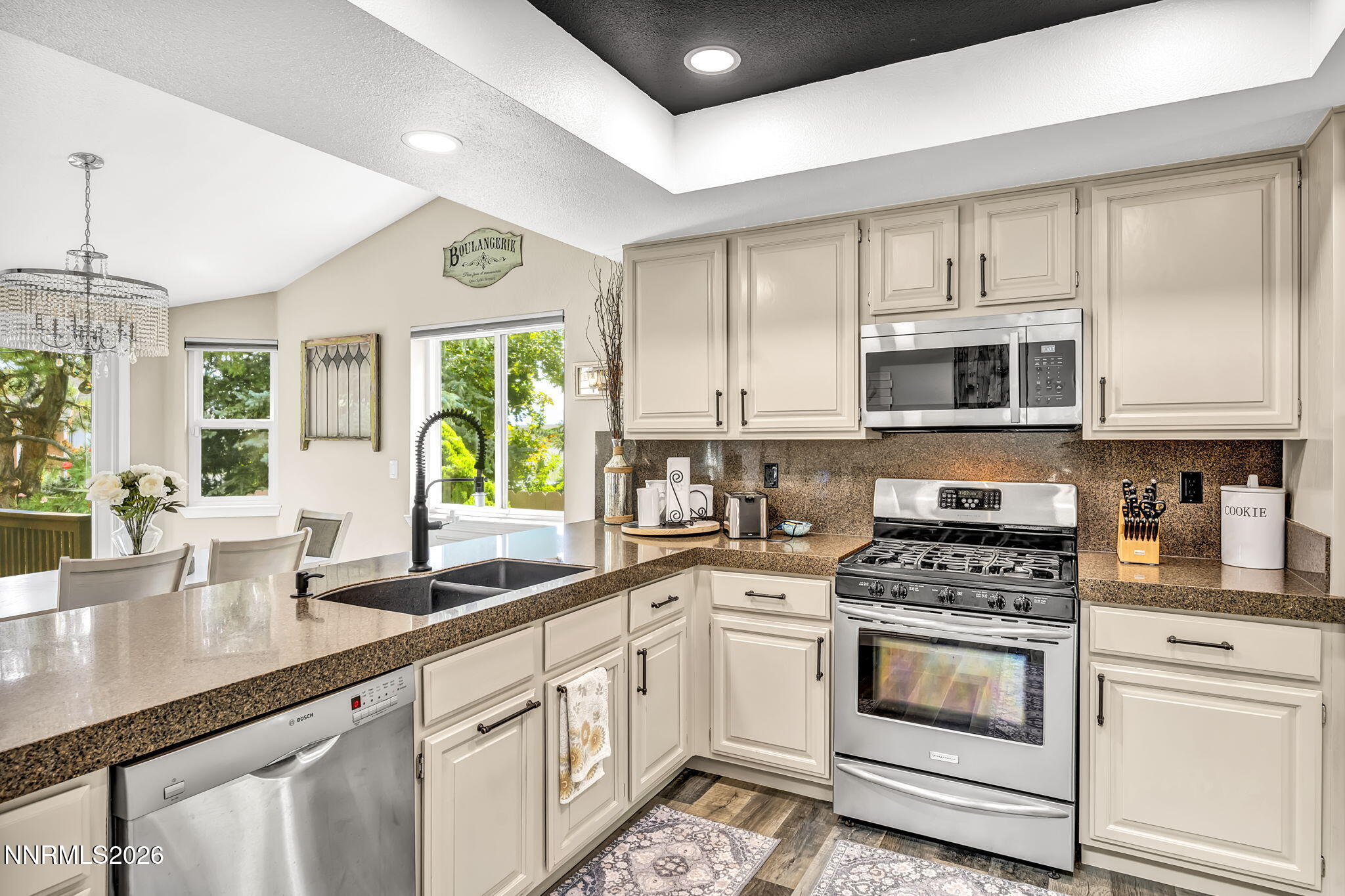 6080 Torrington Drive Property Photo 4