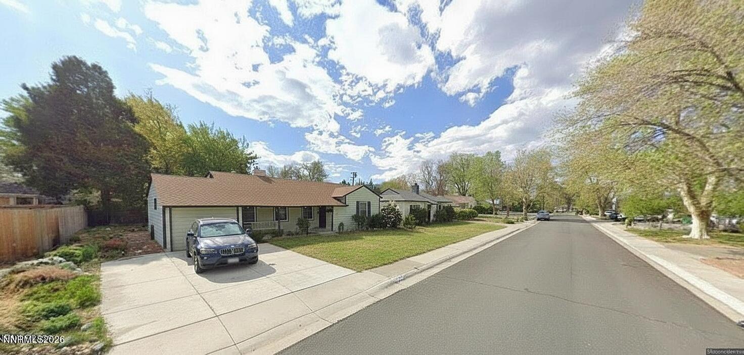 1025 Primrose Street Property Photo 2