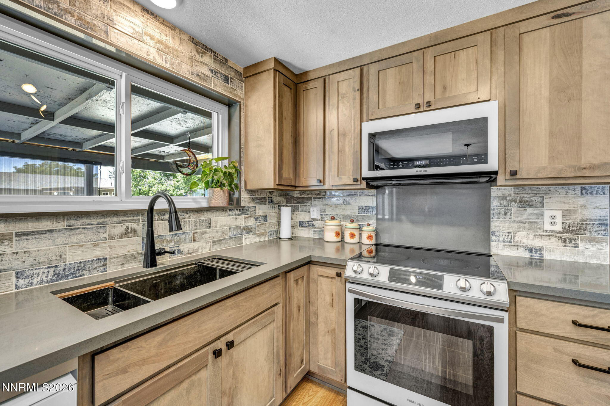 345 E Gault Way Property Photo 34
