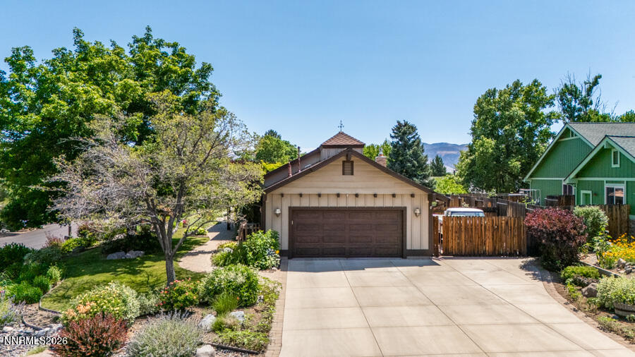 12405 Creek Crest Drive Property Photo 2