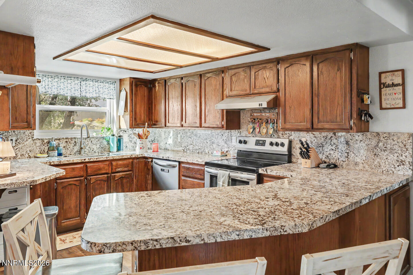 5275 Toyon Property Photo 6