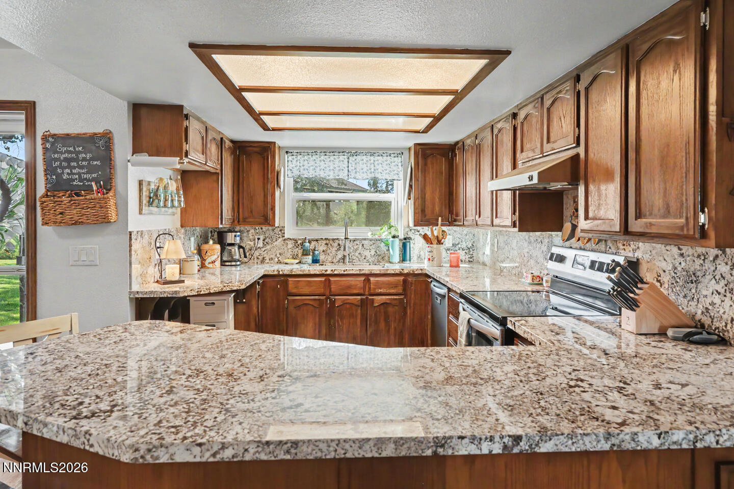 5275 Toyon Property Photo 7