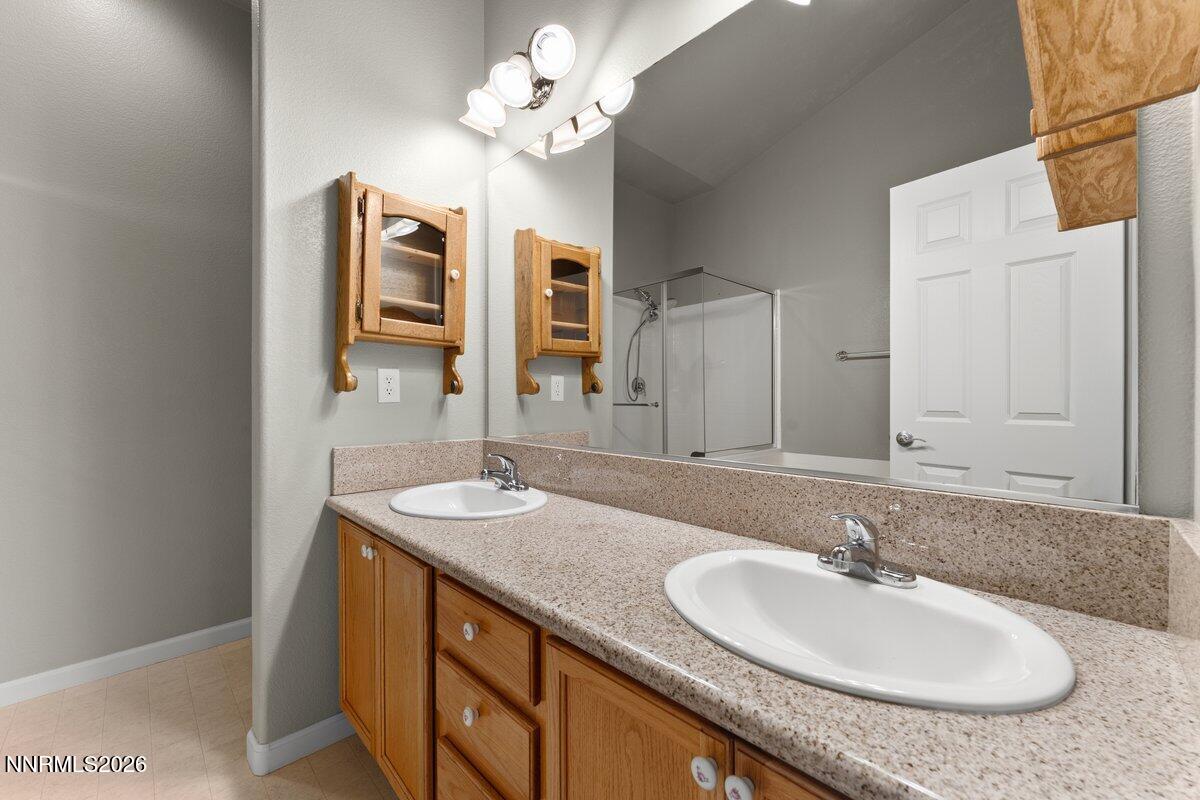 5627 Crescent Hill Way Property Photo 16