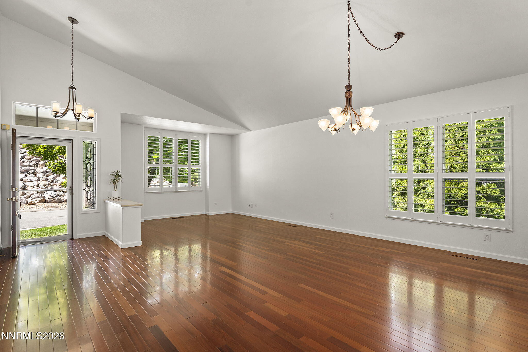 6162 Carriage House Way Property Photo 5