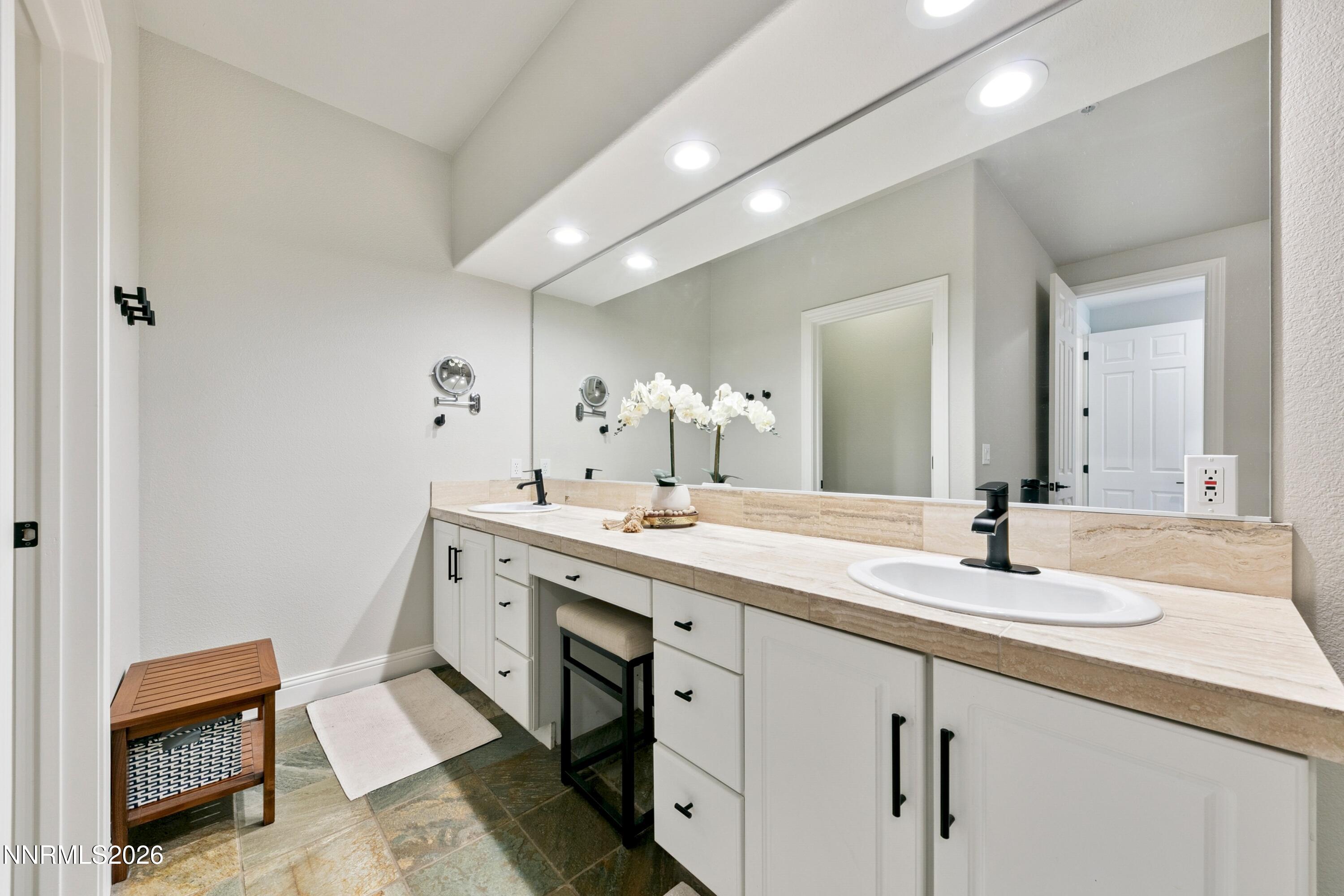 929 Northwood Boulevard Unit 19 Property Photo 13