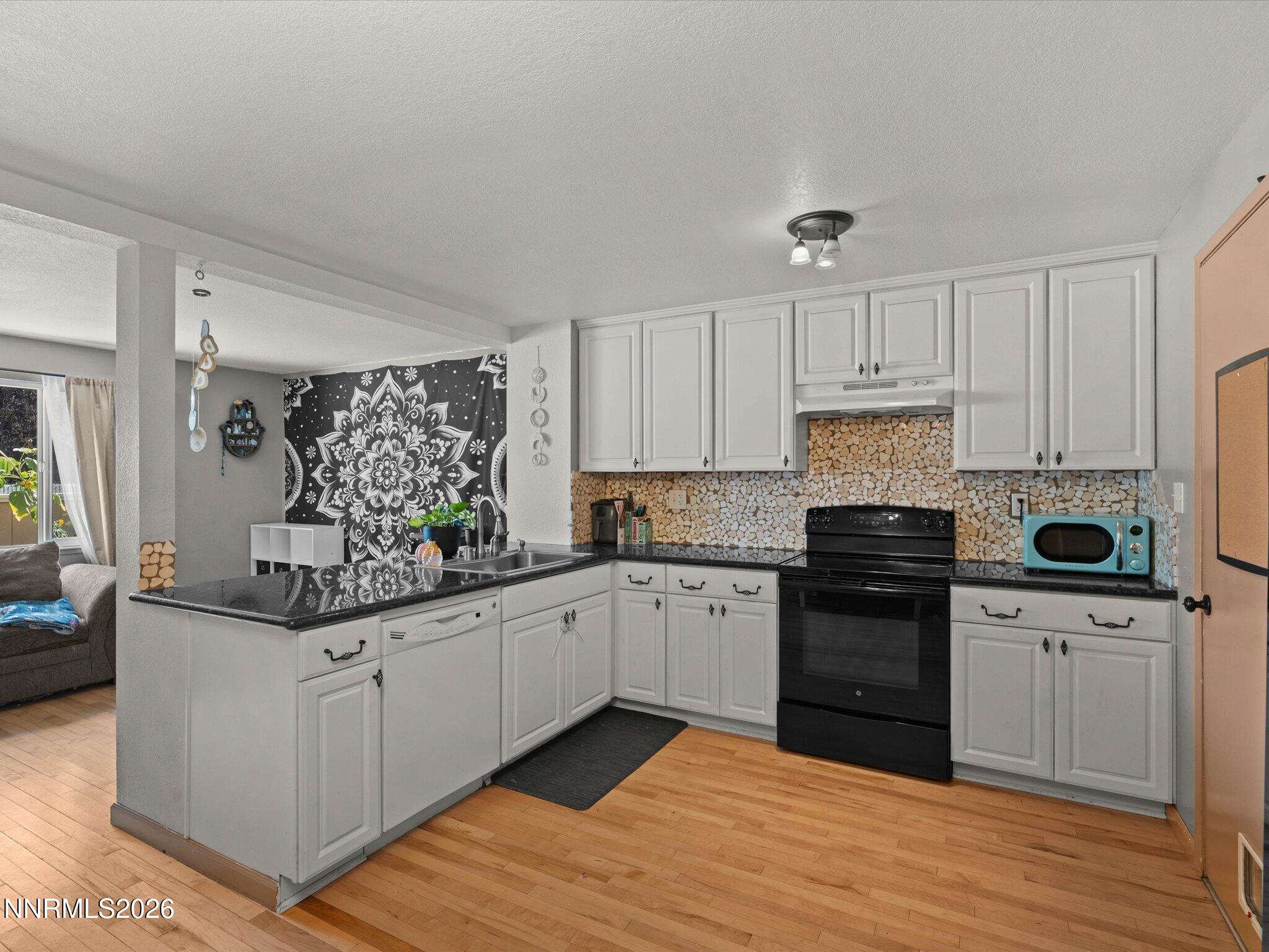 300 Allouette Way Unit 2 Property Photo 7