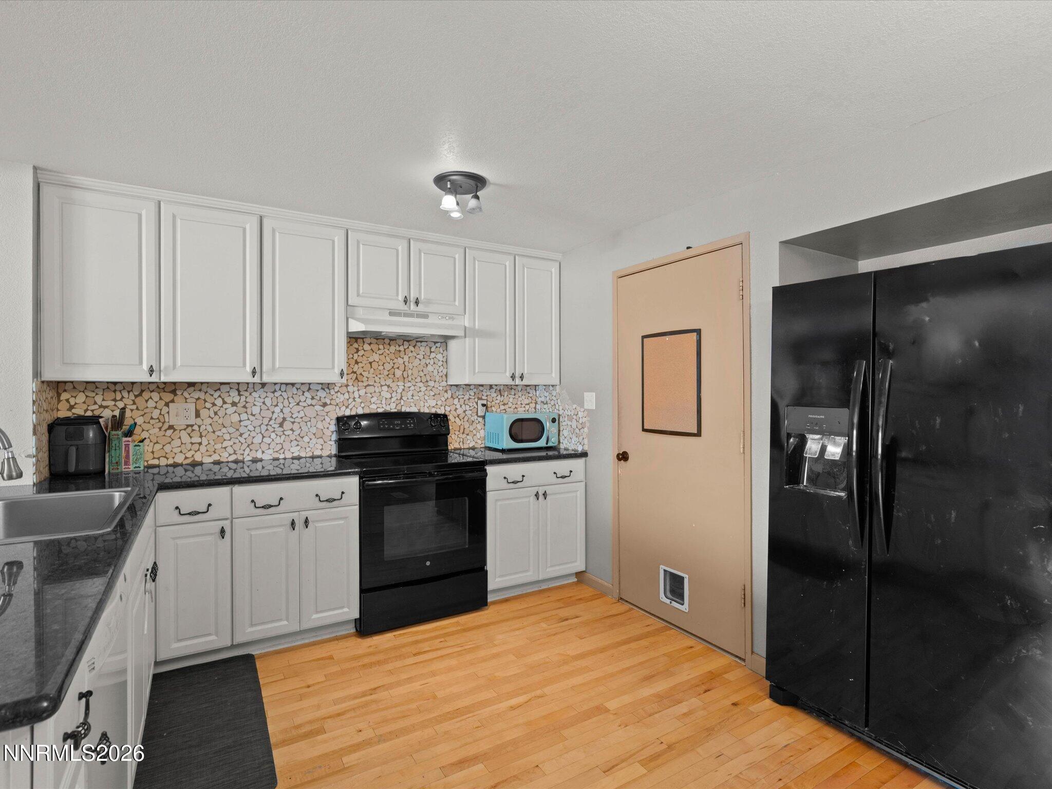 300 Allouette Way Unit 2 Property Photo 8