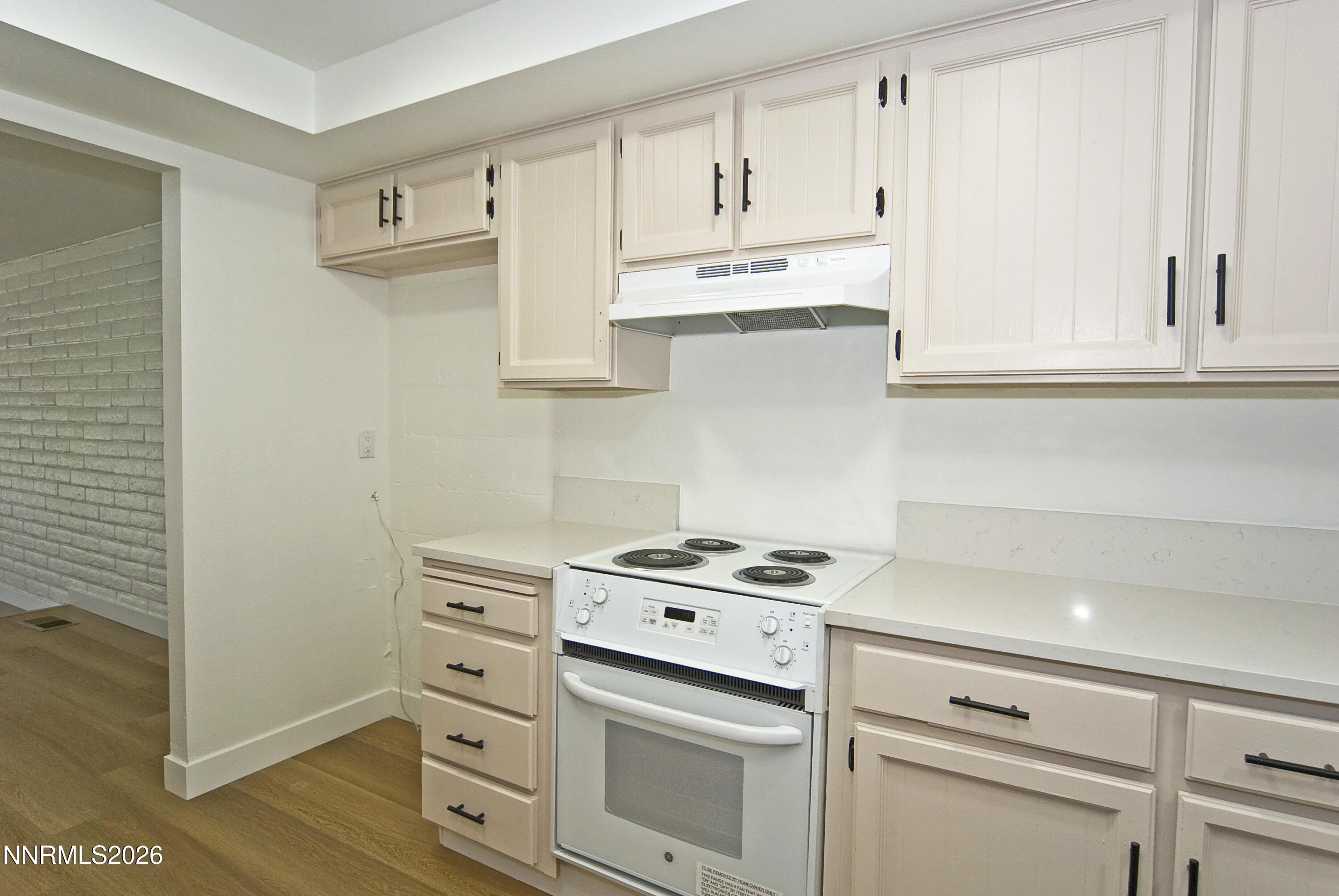 172 Lake Glen Drive Property Photo 7