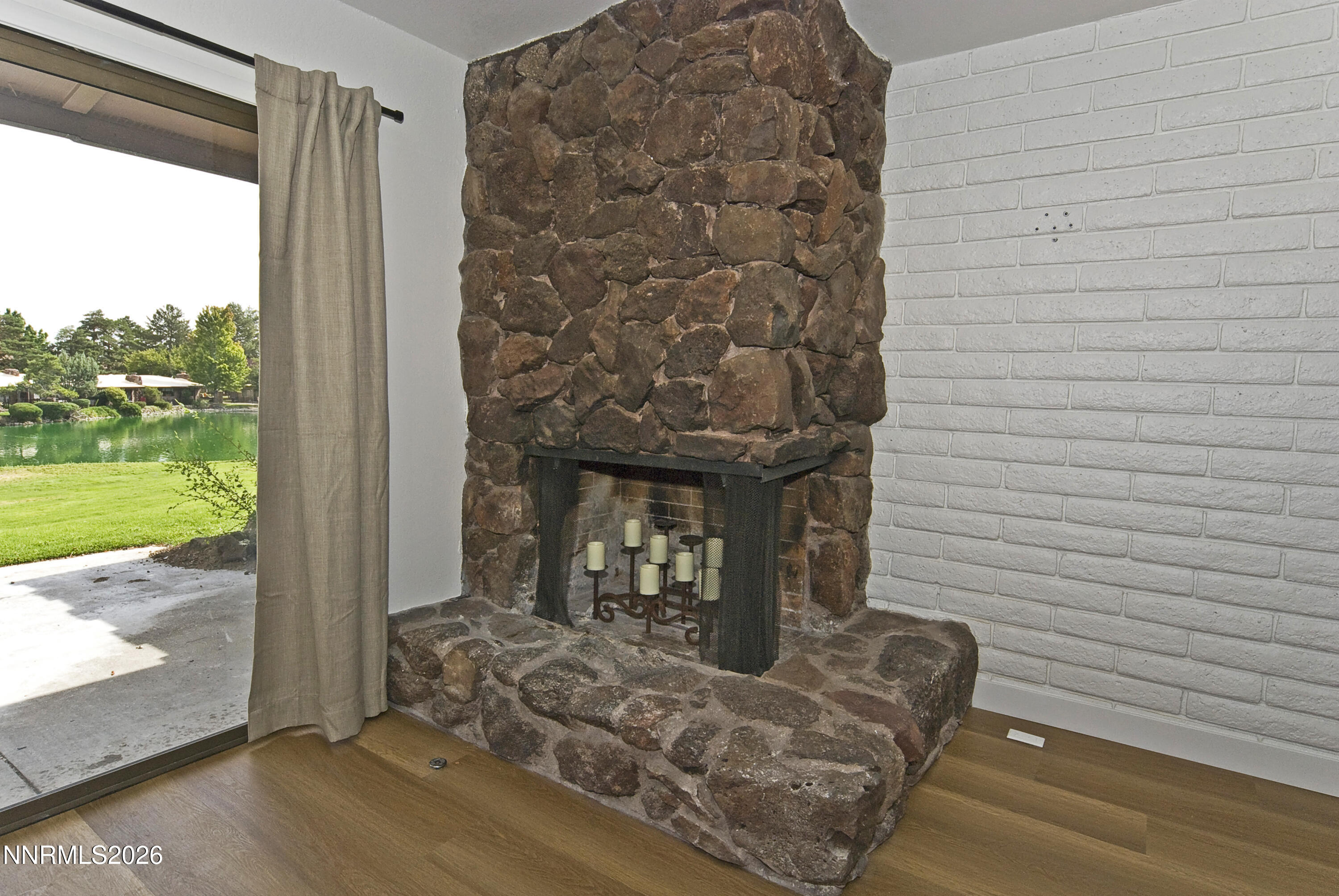 172 Lake Glen Drive Property Photo 10