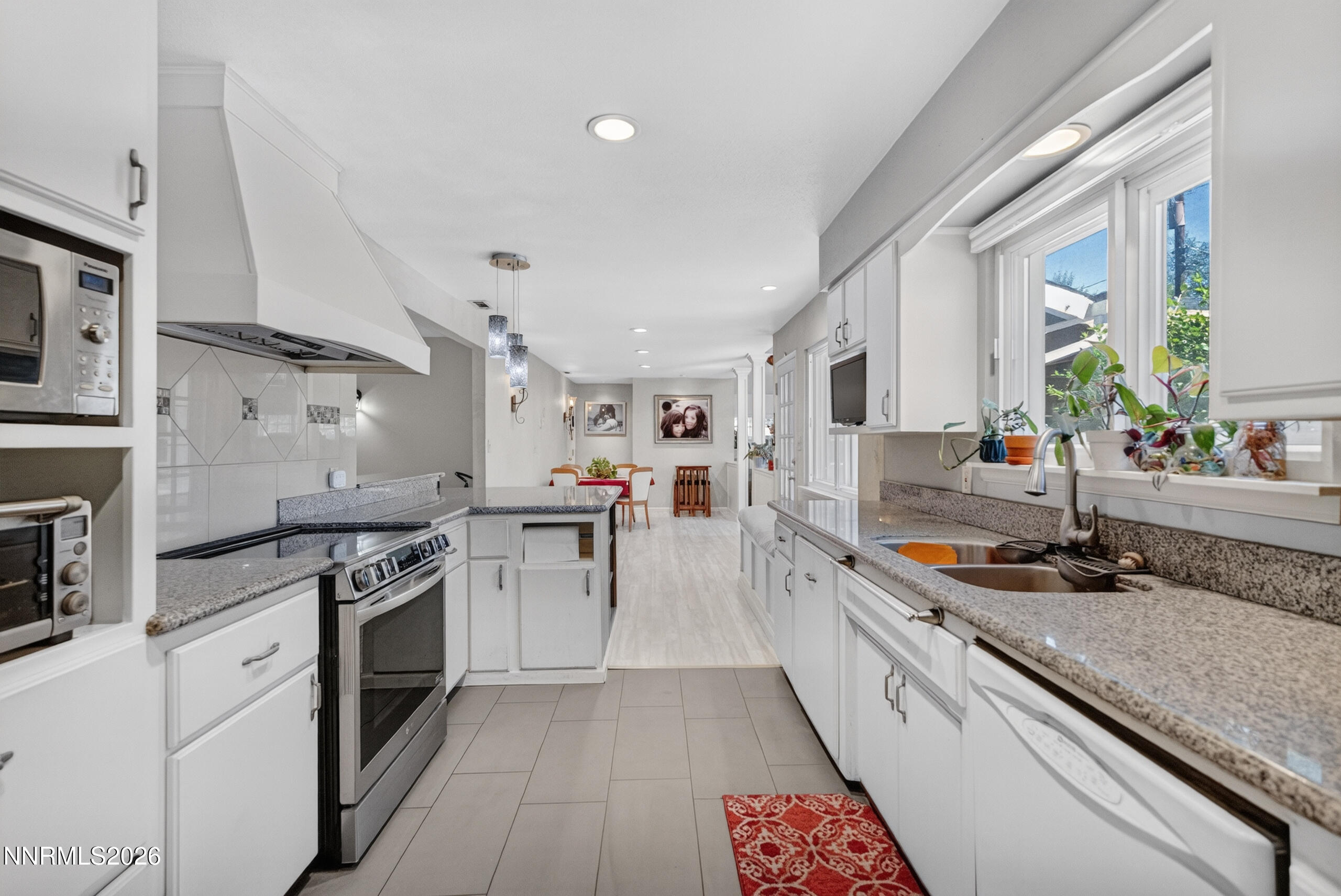 11075 Orchard Hill Drive Property Photo 6
