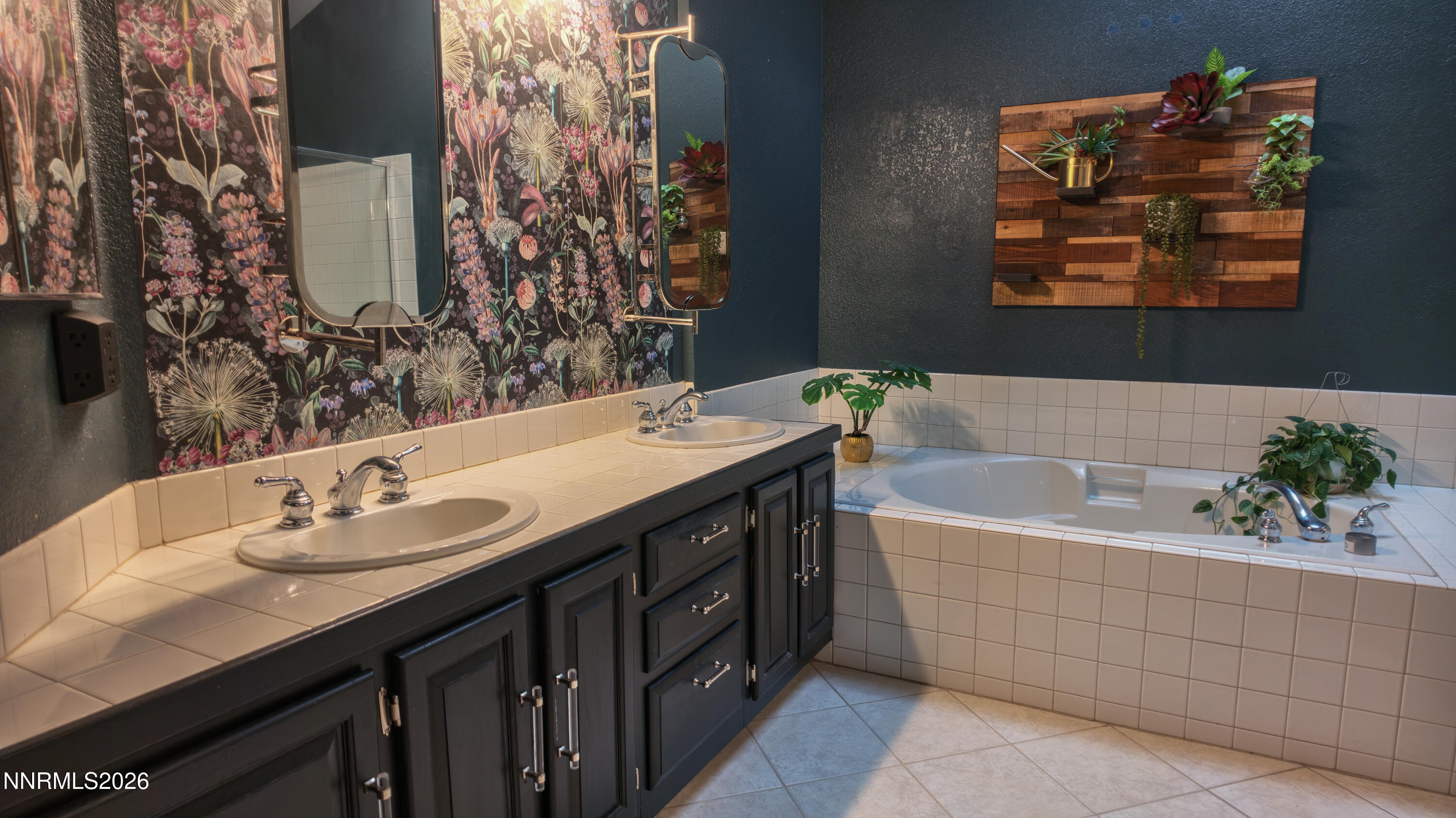 1340 Gleneyre Court Property Photo 10