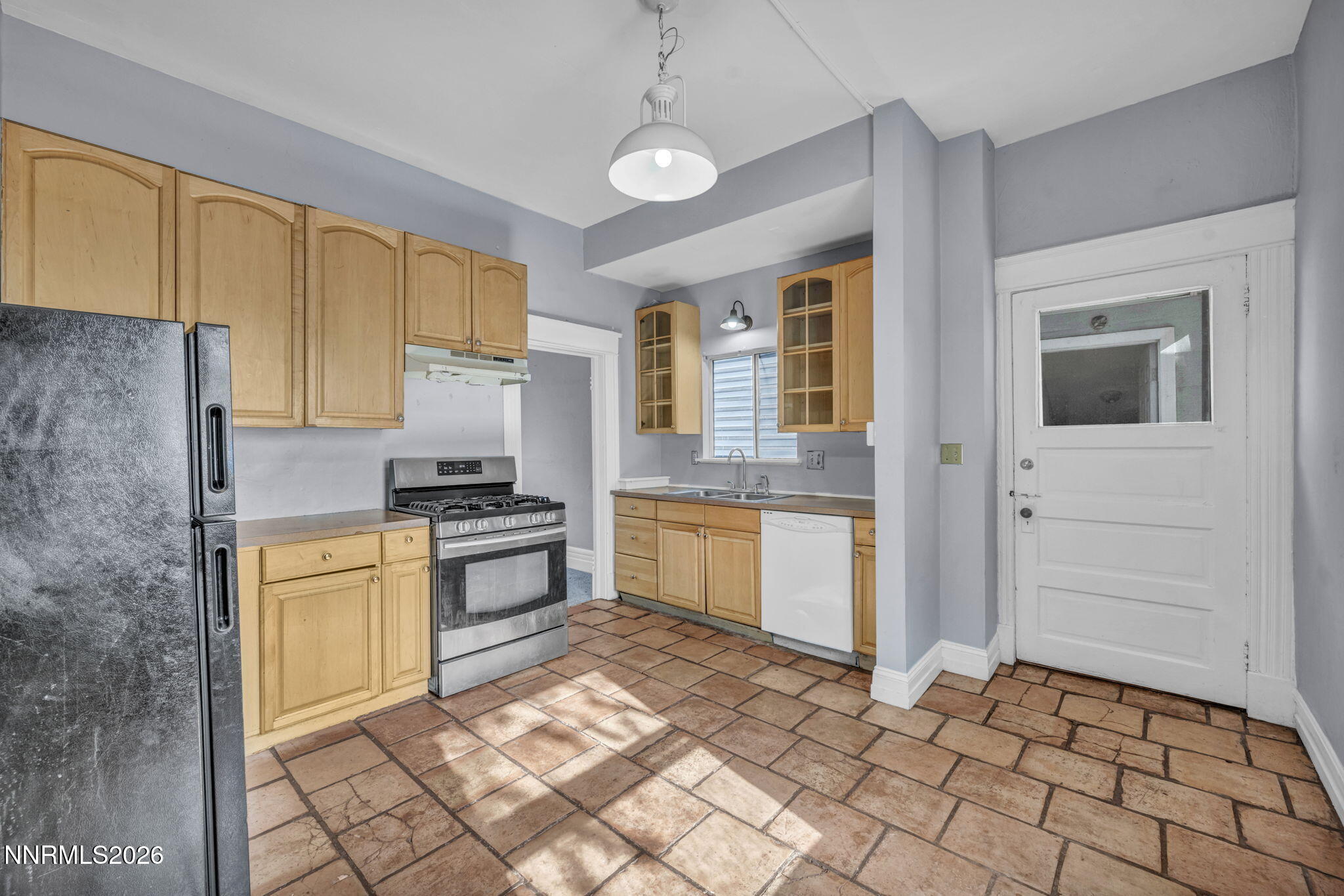 363 Roberts Street Property Photo 9