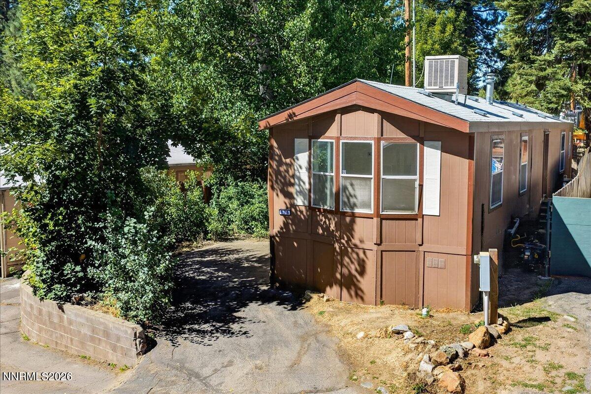 176 Crescent Drive Property Photo 1