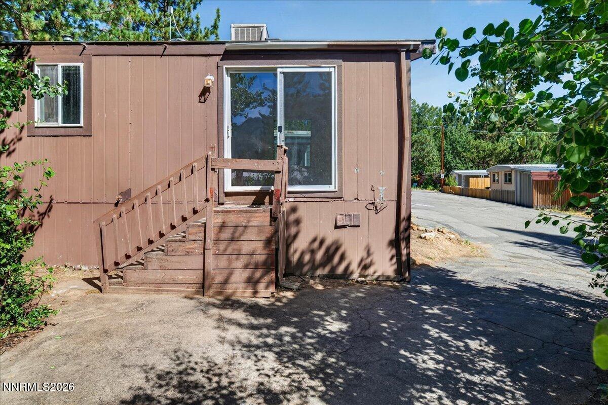 176 Crescent Drive Property Photo 3