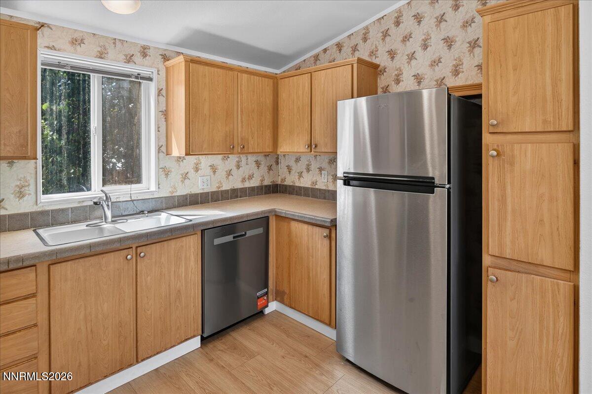 176 Crescent Drive Property Photo 10