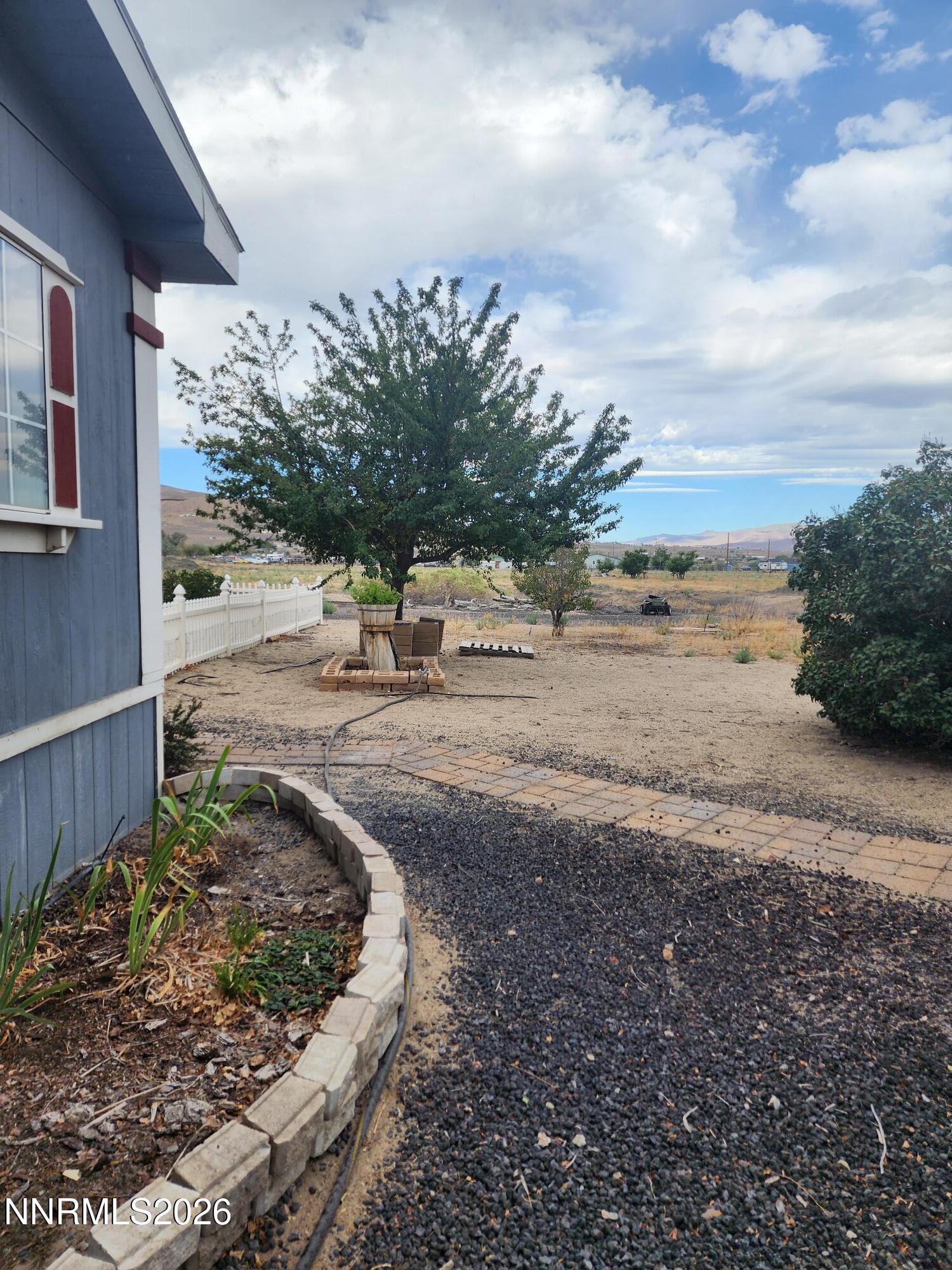 5225 Deodar Street Property Photo 7