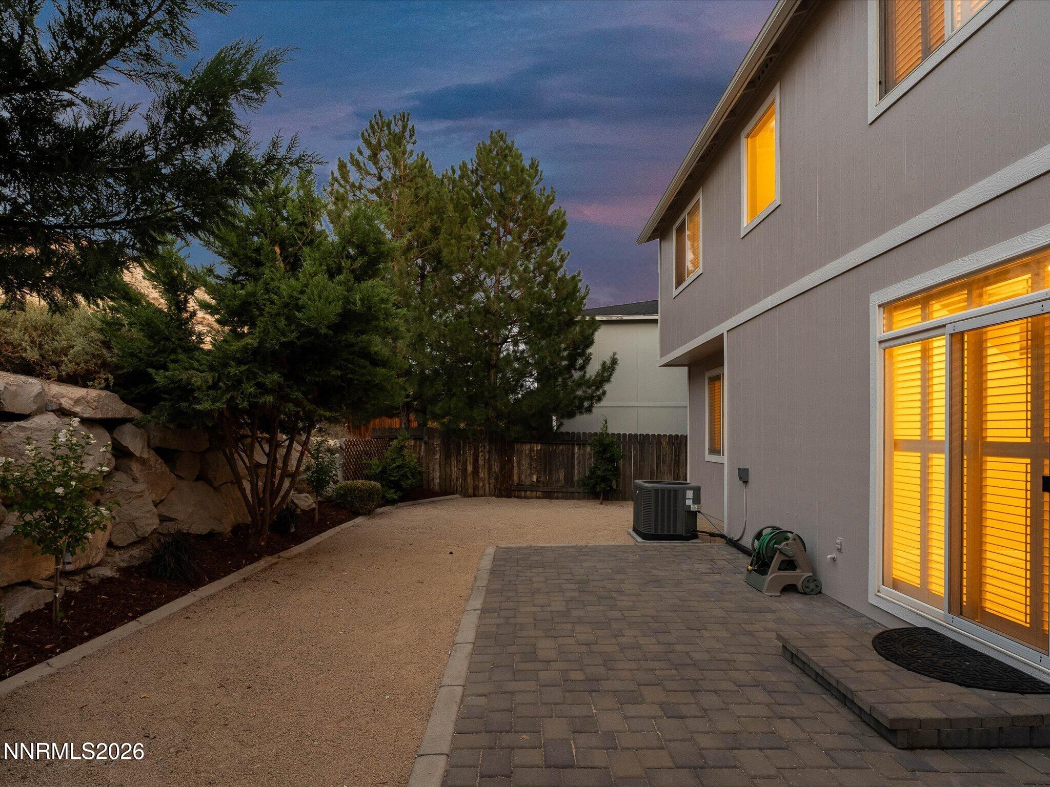 2348 Sapphire Ridge Way Property Photo 4