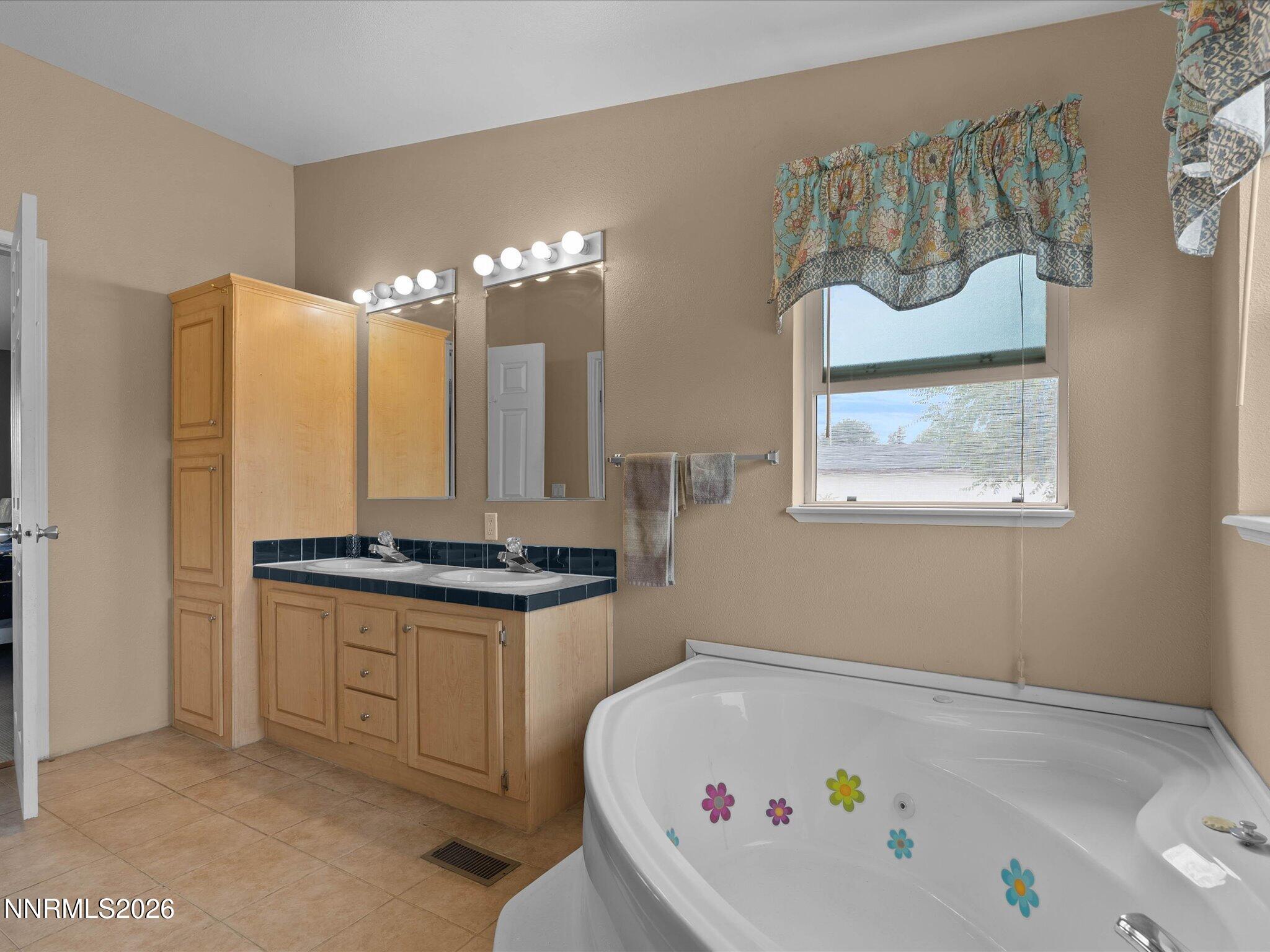 285 E 6th Avenue Property Photo 23
