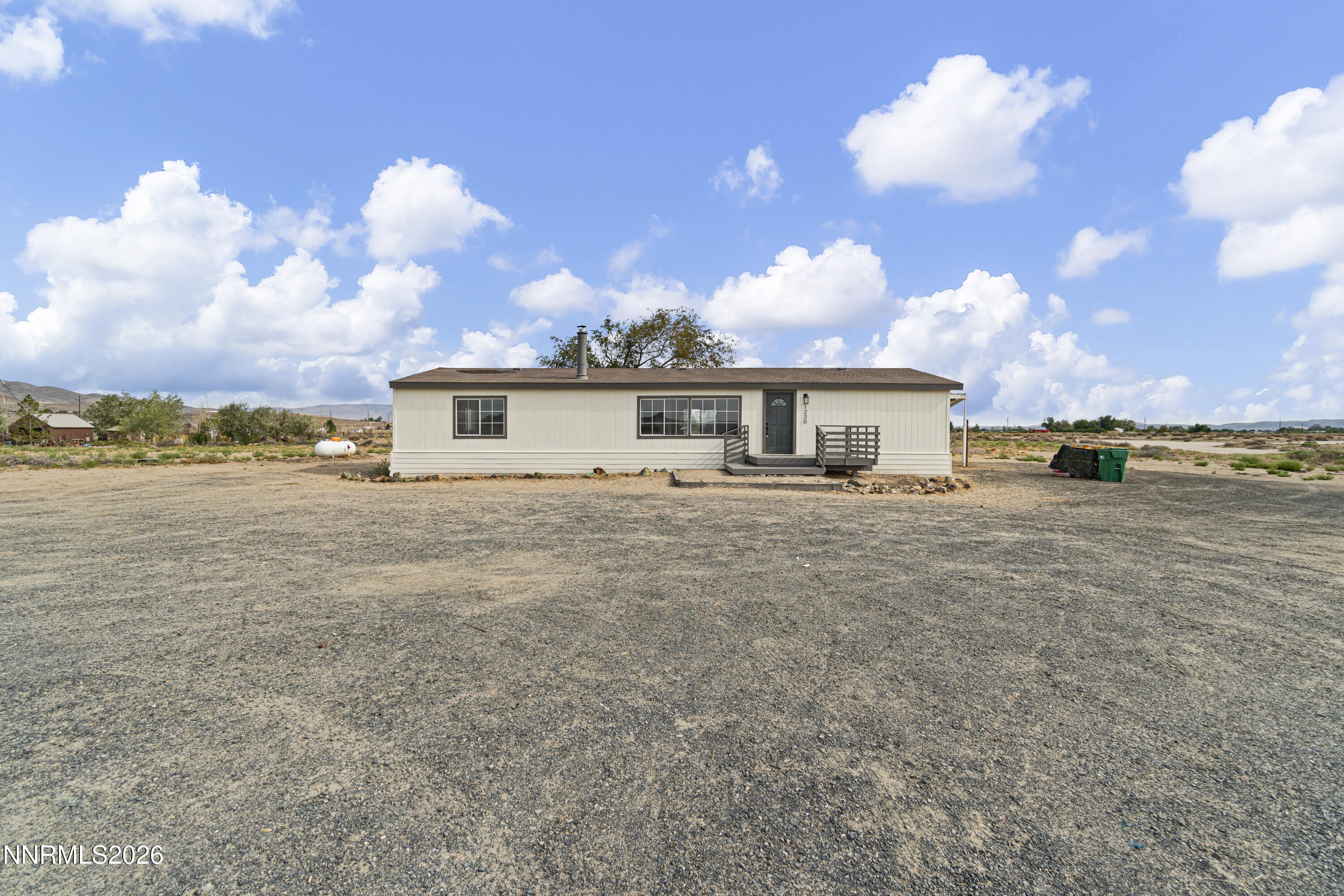 1230 E Badger Street Property Photo 2