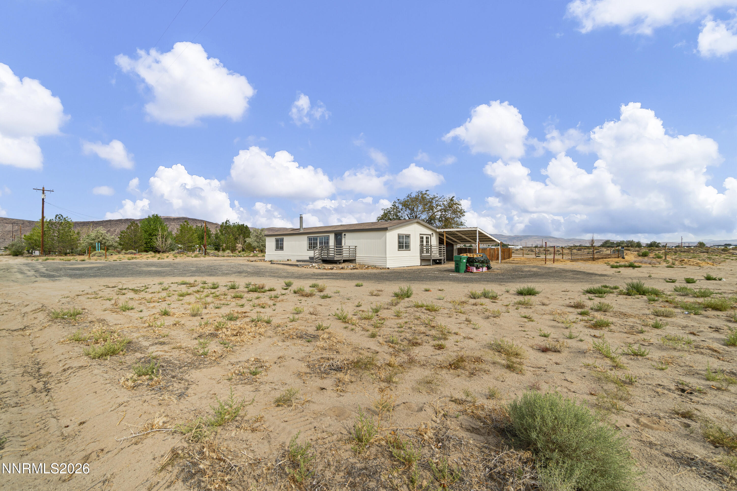 1230 E Badger Street Property Photo 5