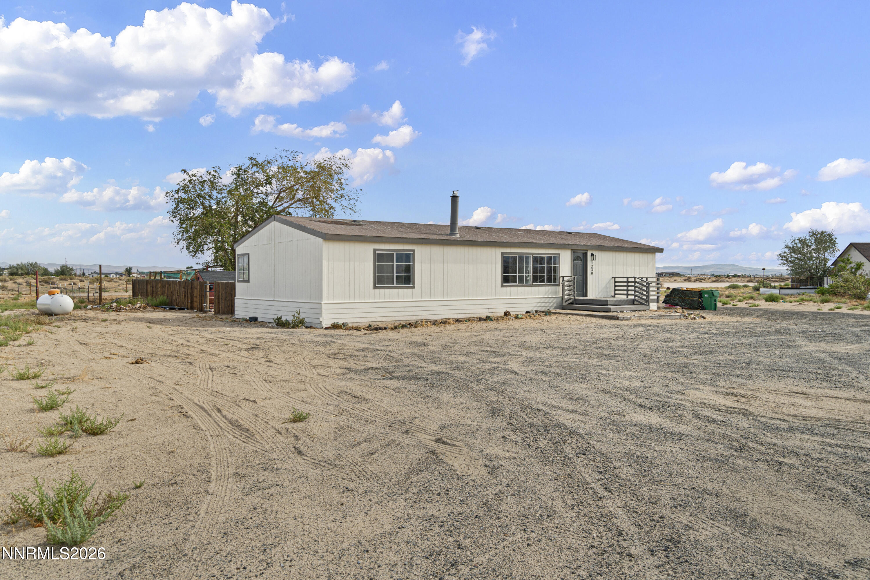 1230 E Badger Street Property Photo 6