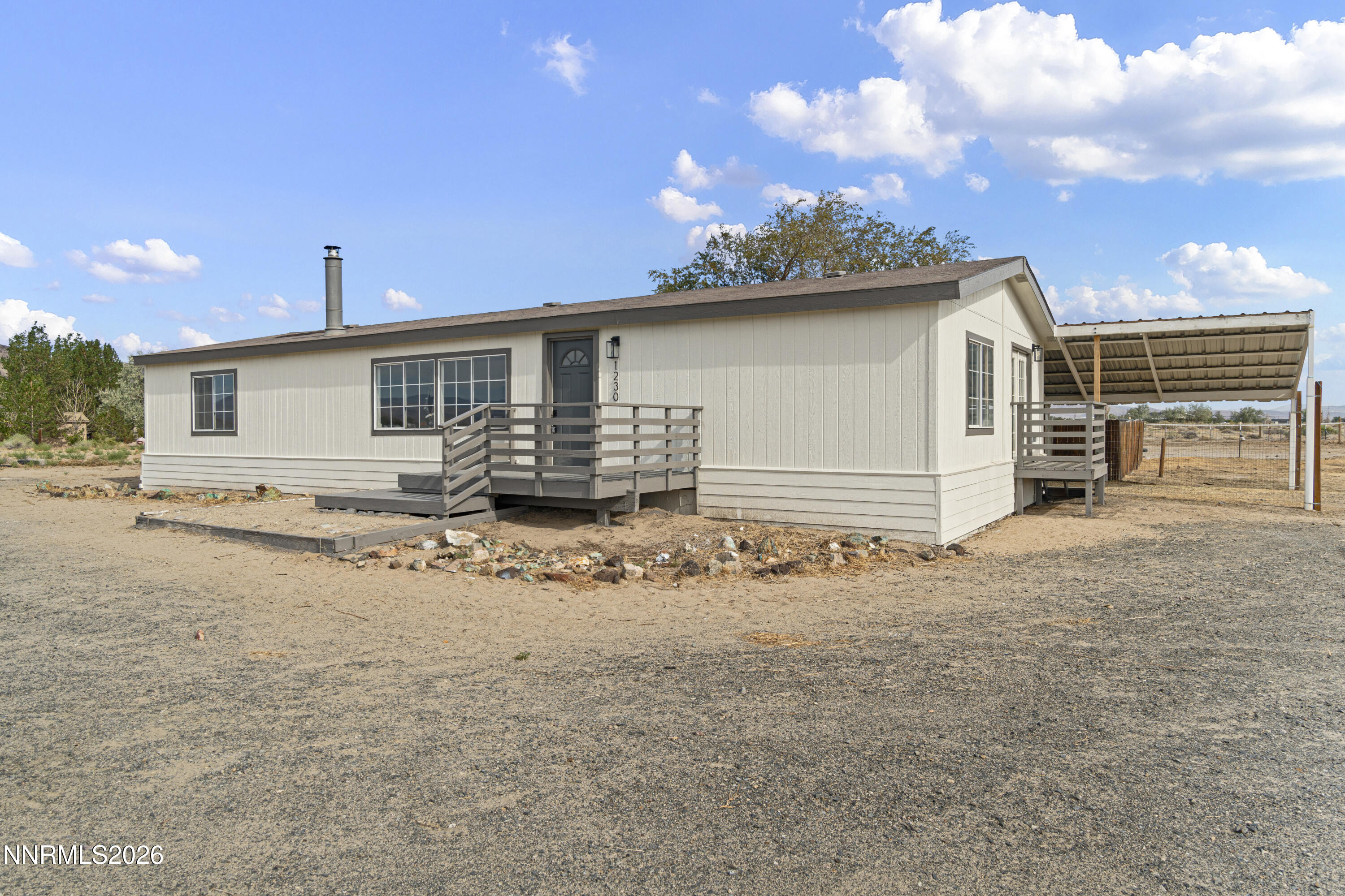 1230 E Badger Street Property Photo 10