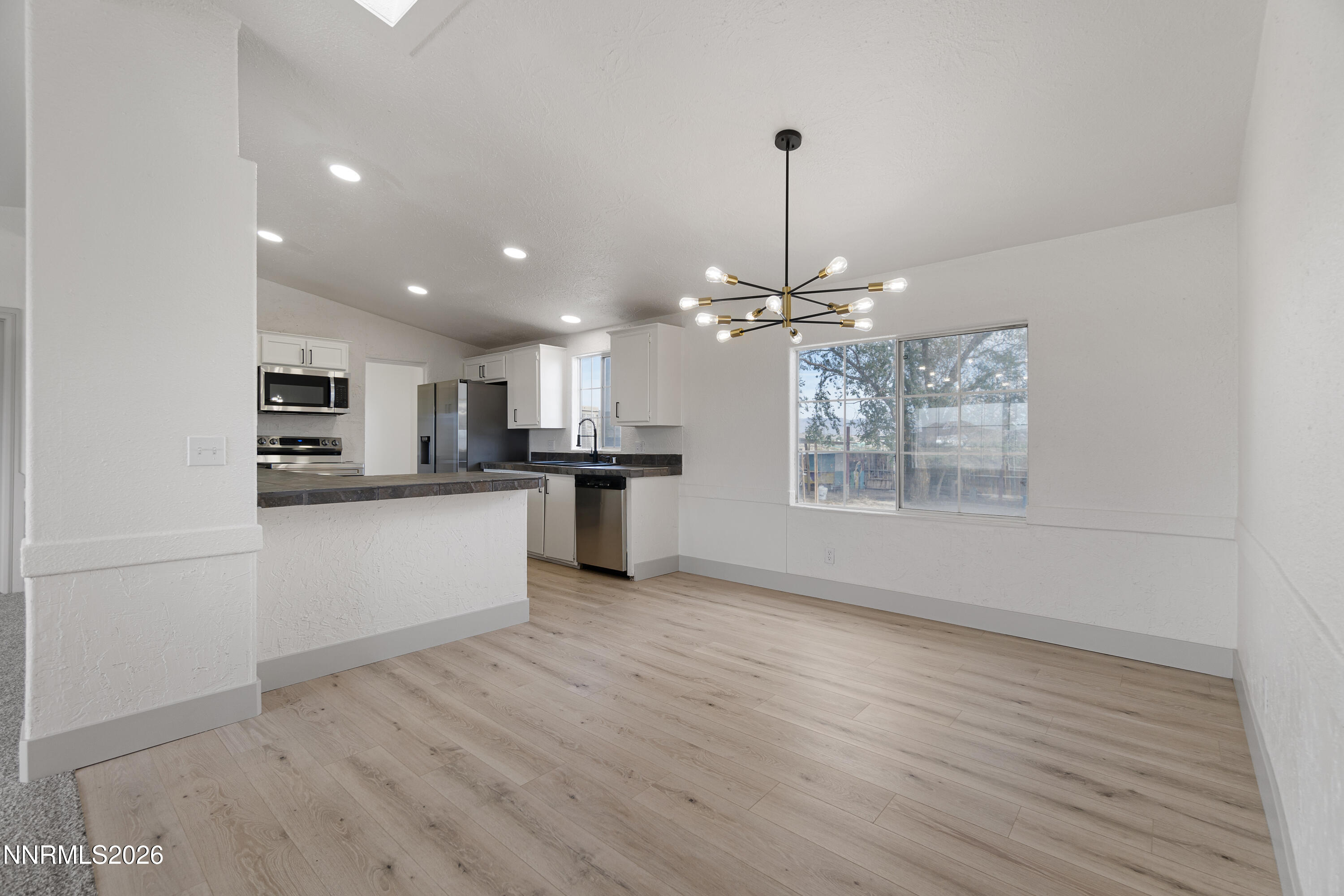 1230 E Badger Street Property Photo 28