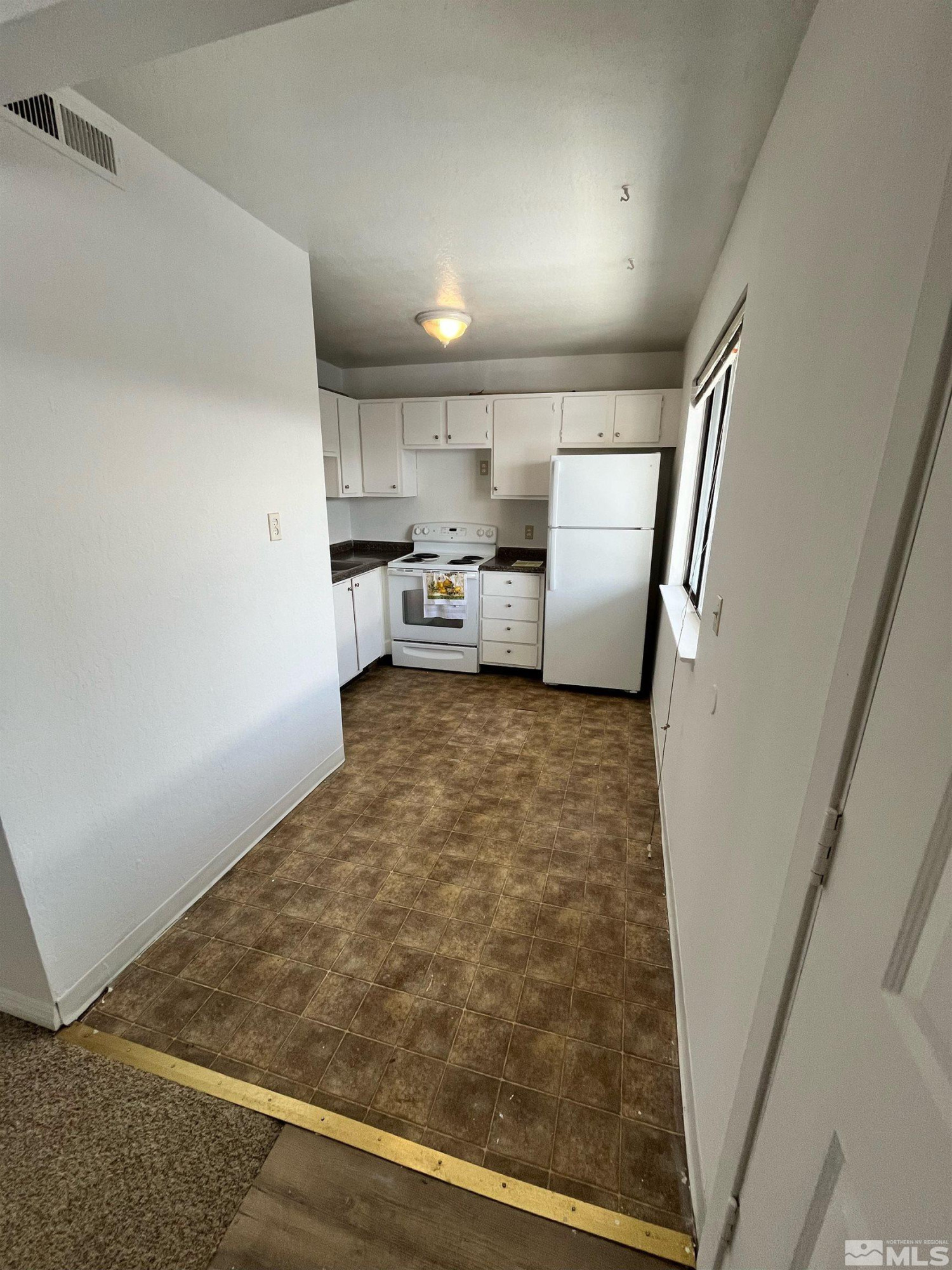 1494 Lewis Street Property Photo 6