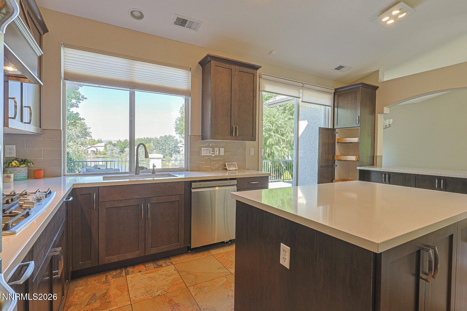 2808 Silverton Way Property Photo 7