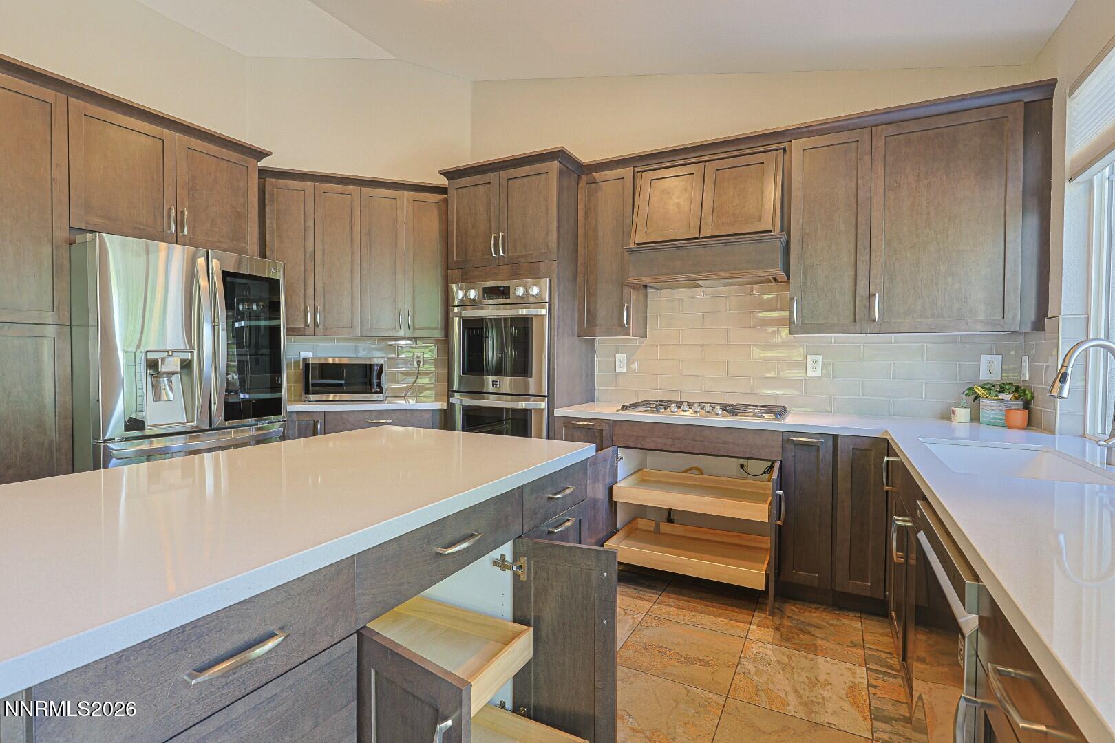 2808 Silverton Way Property Photo 8