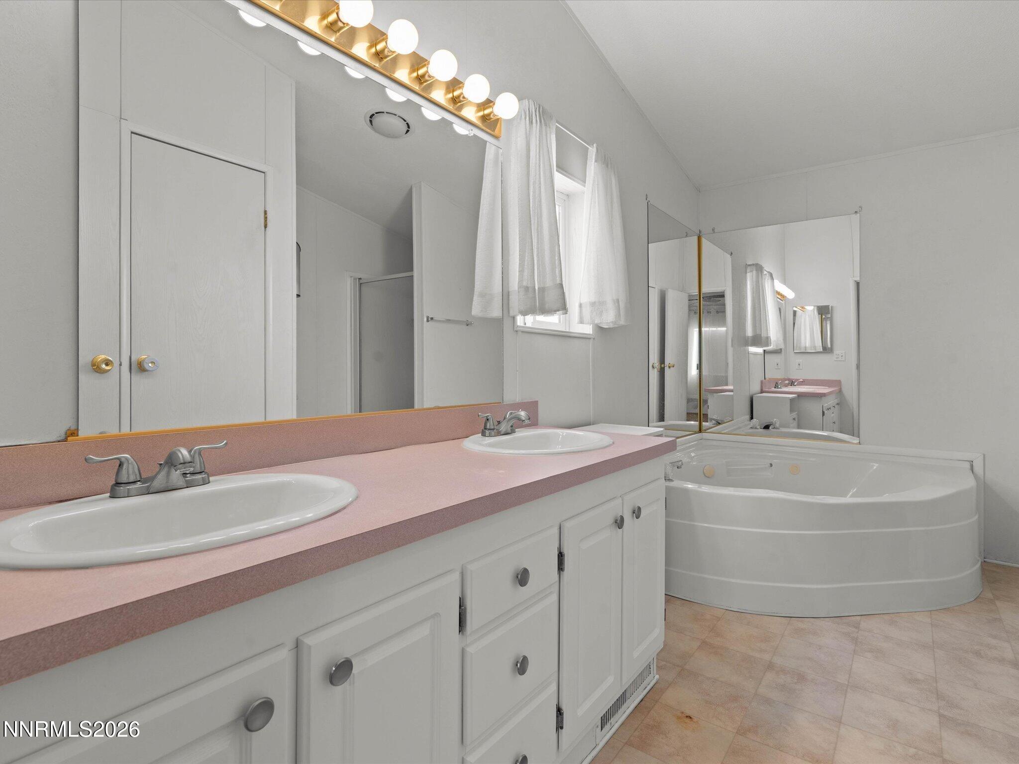 249 Miriam Way Property Photo 14