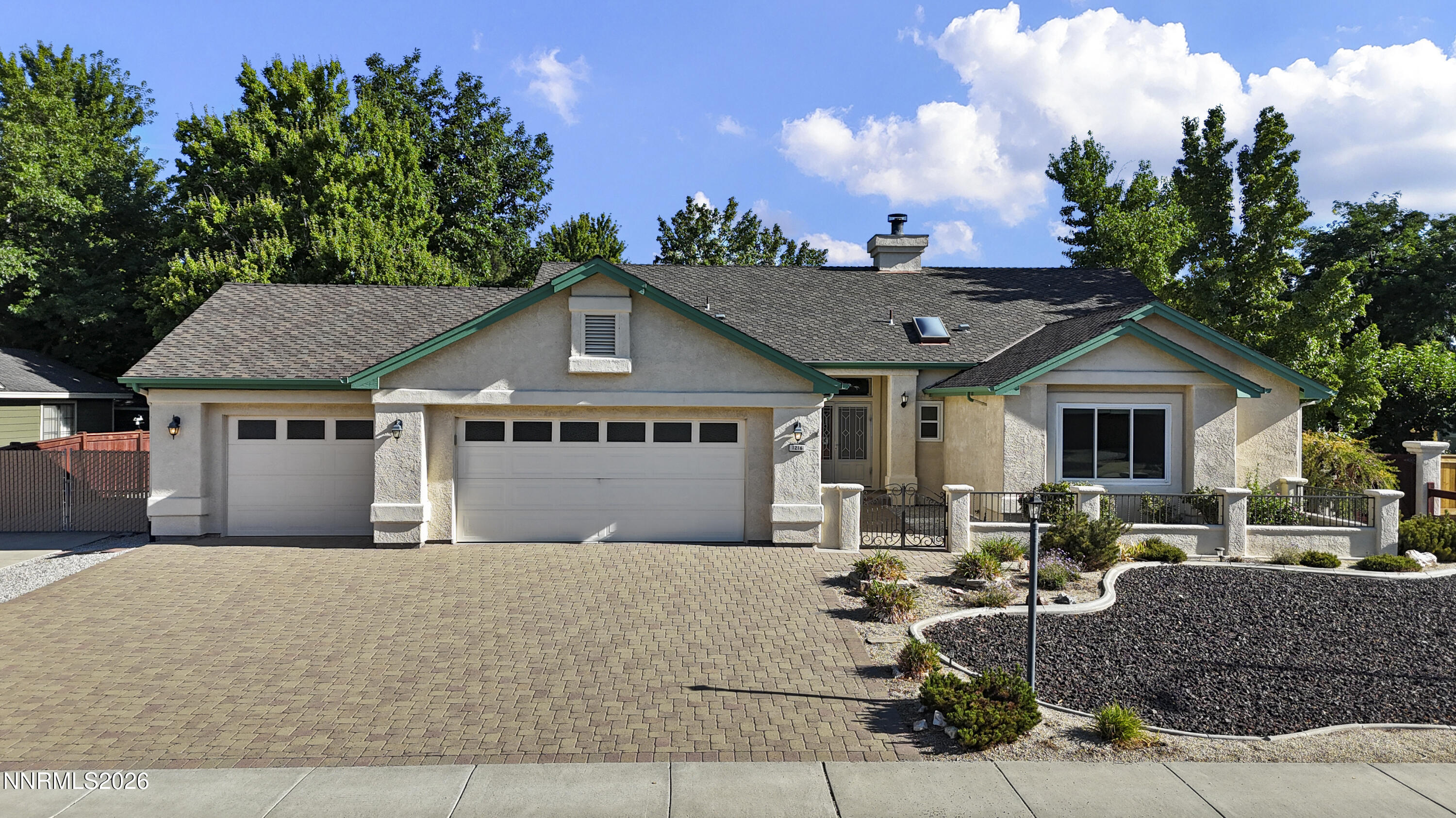 1216 Pleasantview Drive Property Photo 1
