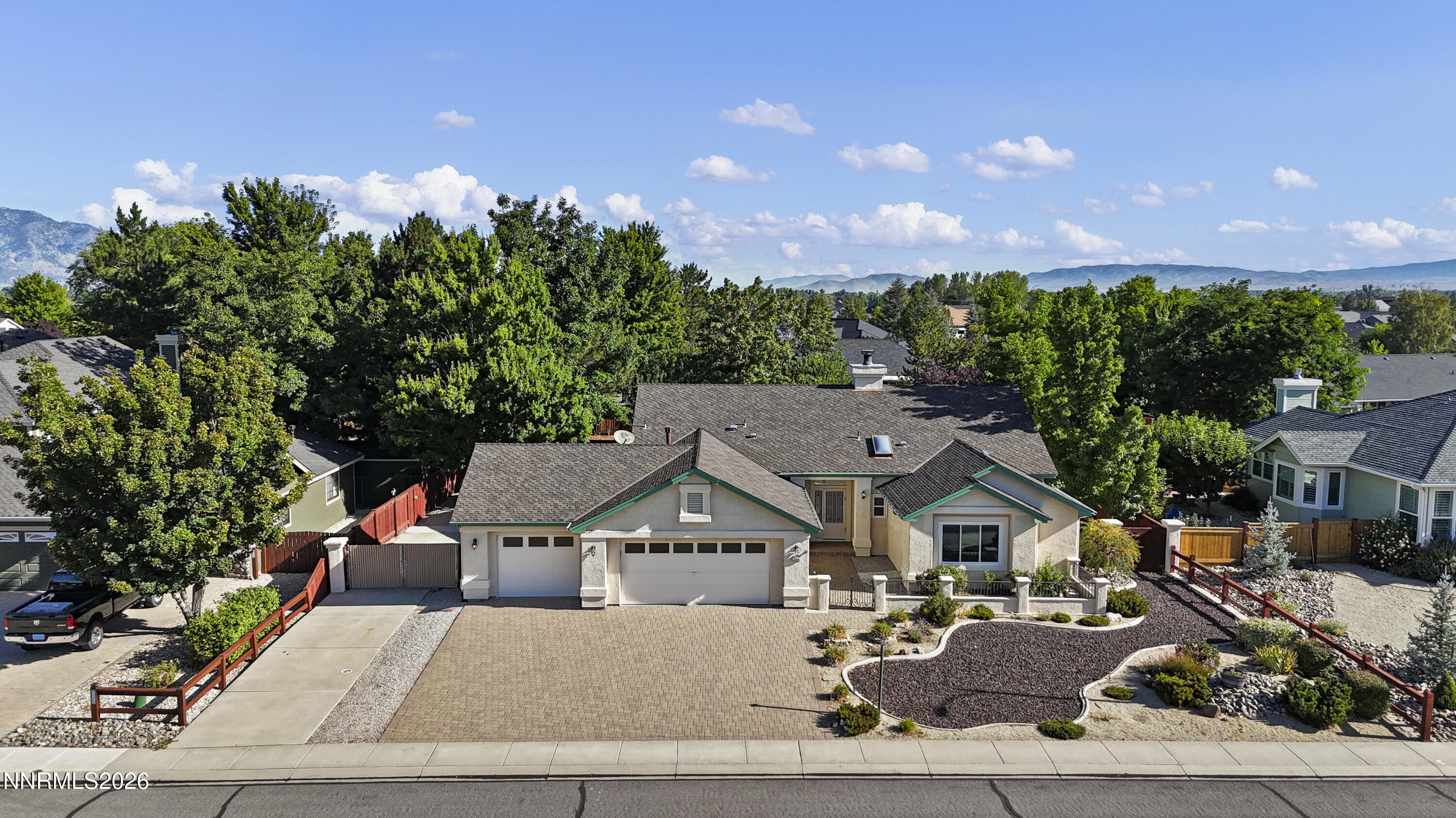 1216 Pleasantview Drive Property Photo 2