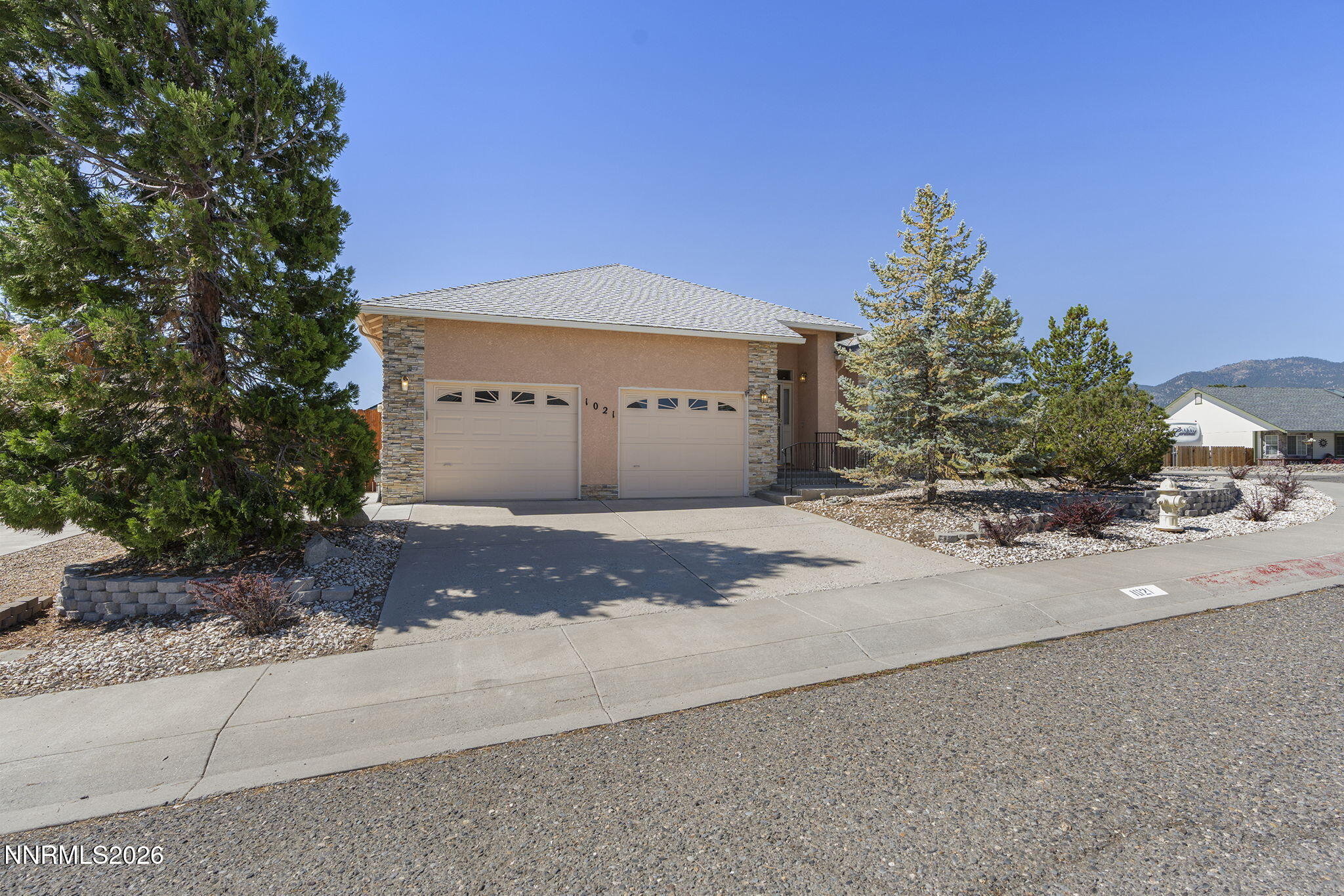 1021 Ridgeview Court Property Photo 2