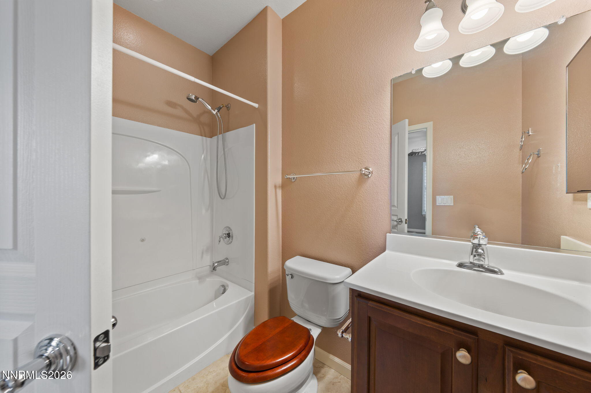 1020 W Del Webb Parkway Property Photo 9