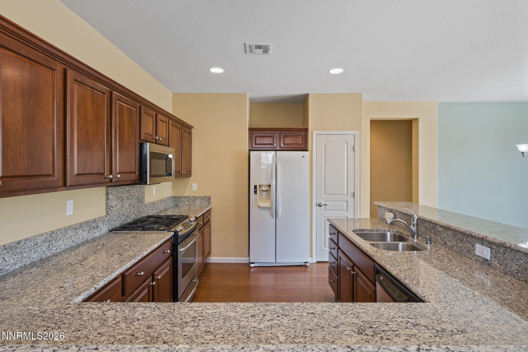 1020 W Del Webb Parkway Property Photo 13