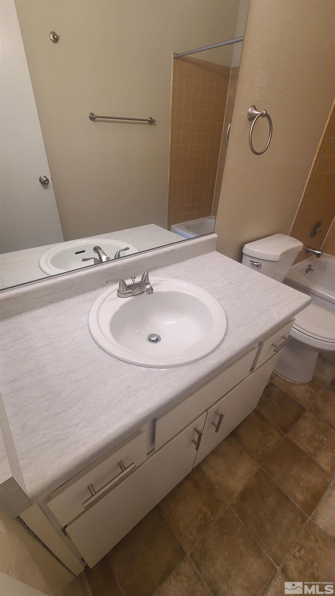 2955 Lakeside Drive Unit 227 Property Photo 9
