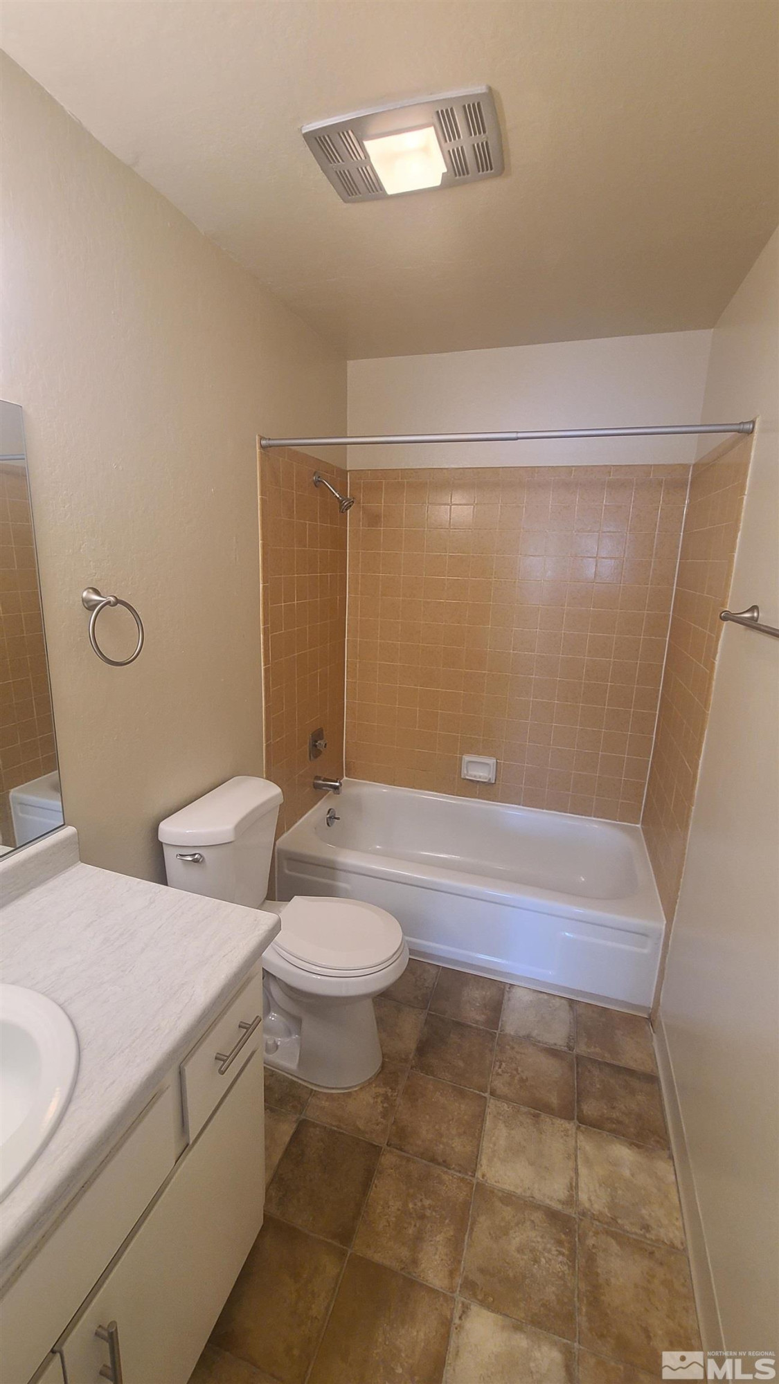 2955 Lakeside Drive Unit 227 Property Photo 10